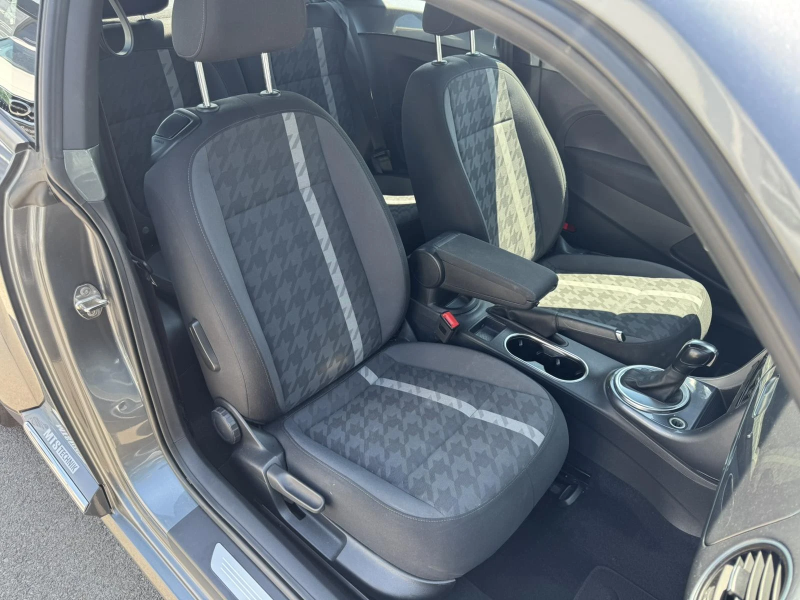 VW Beetle 1.8 TURBO - изображение 9