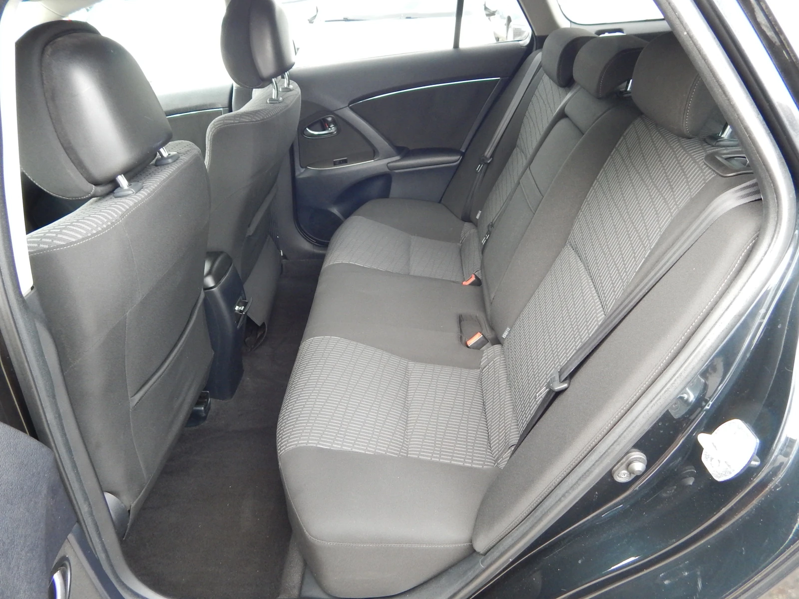 Toyota Avensis 2.0D4D* 126k.* EURO5B*  | Mobile.bg   15