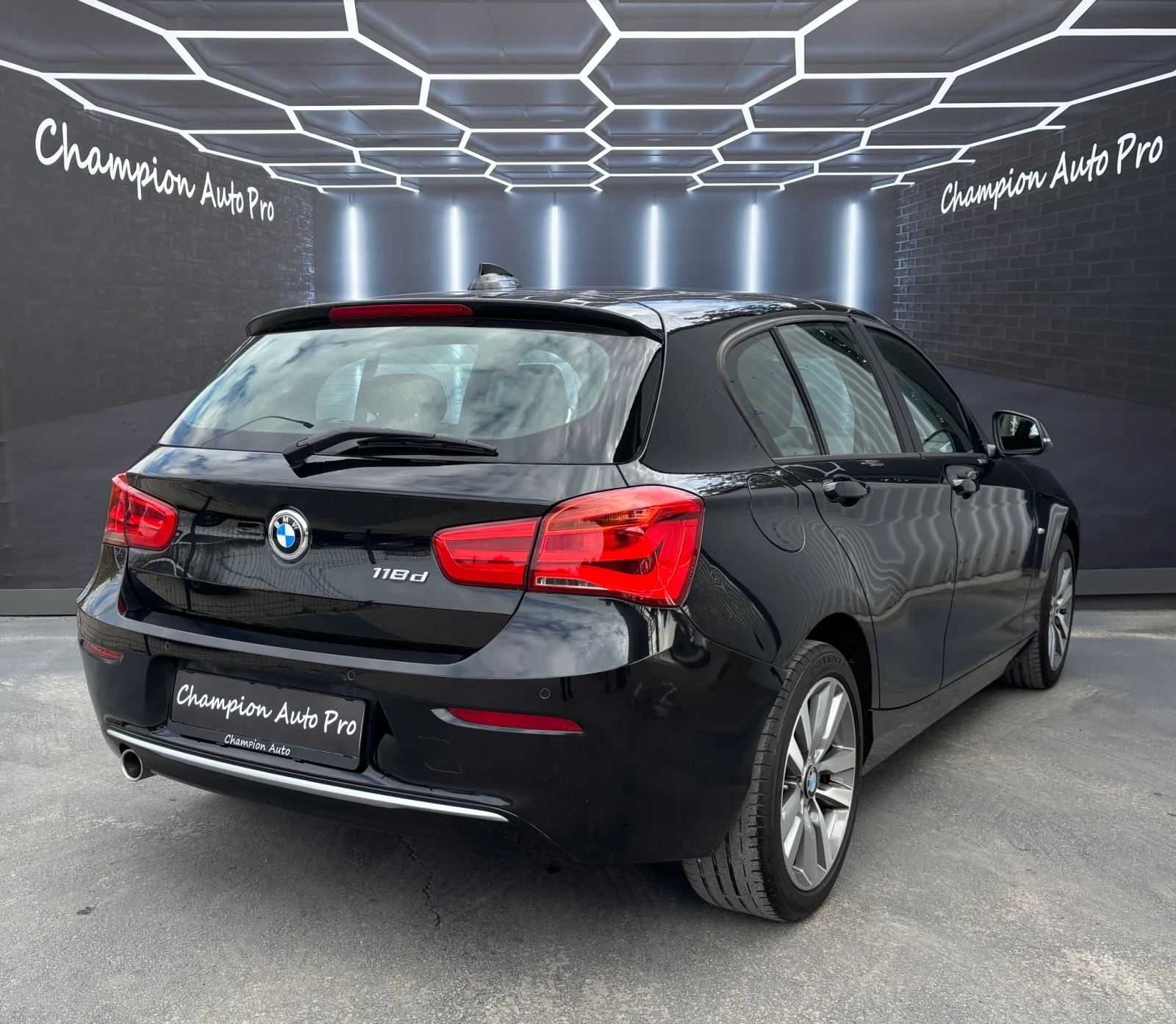 BMW 118 AUTOMATIC M-Sport  - изображение 6