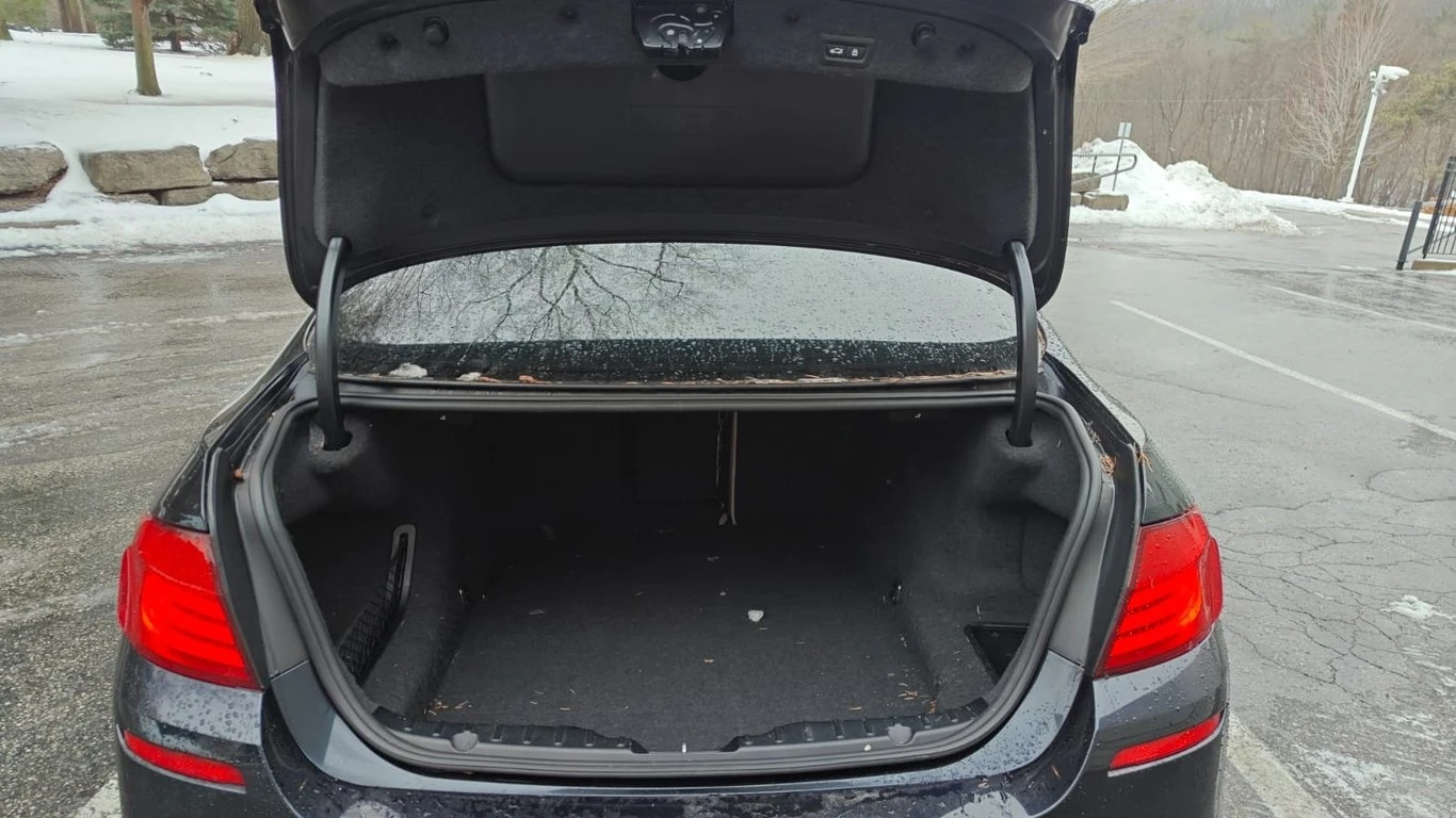 BMW 550 * 550i xDrive * CARFAX * БЕЗ ПЪРВОНАЧАЛНА ВНОСКА - изображение 6