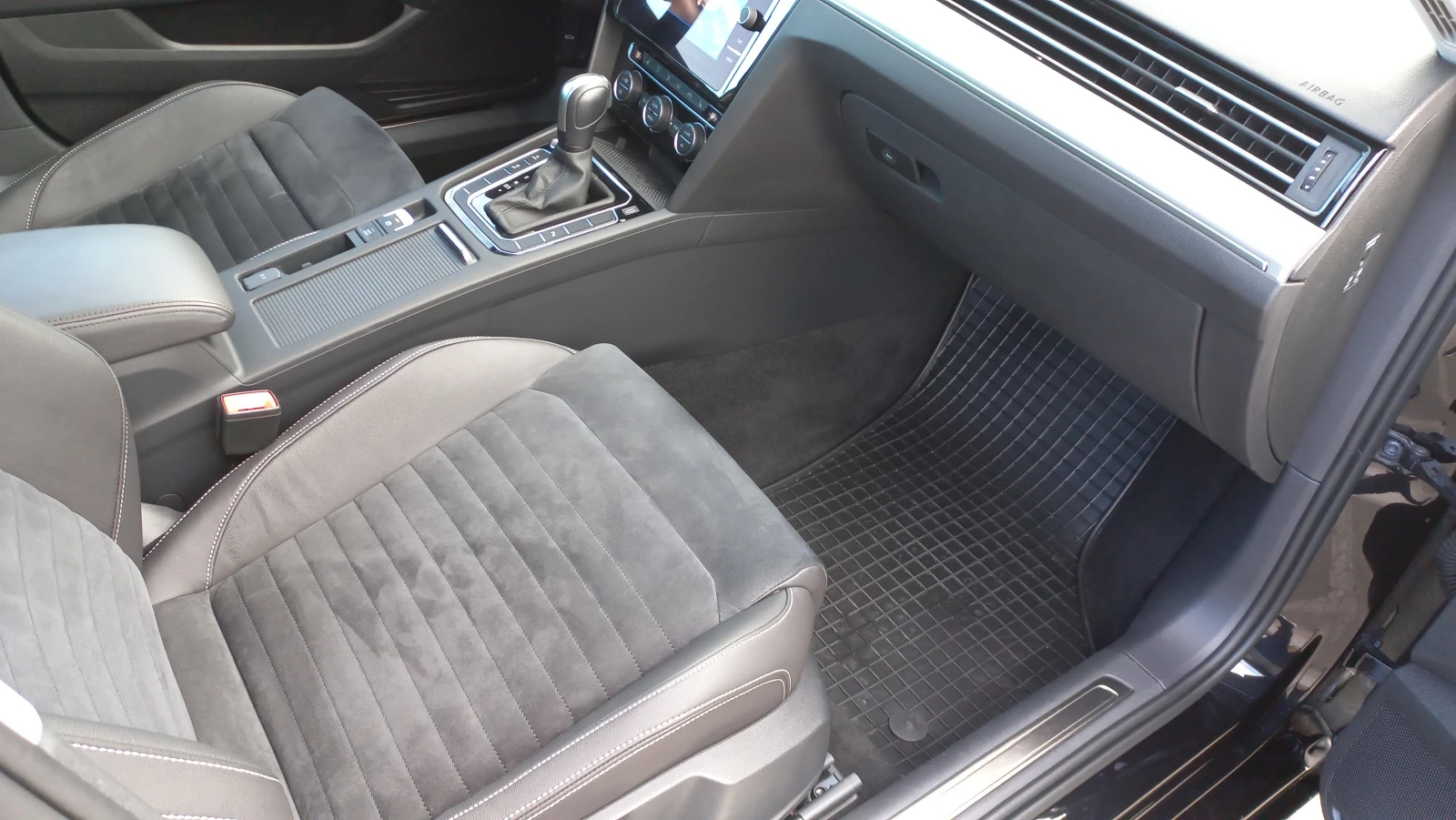 VW Passat B8 2.0TDI 4Motion, снимка 11 - Автомобили и джипове - 53880768