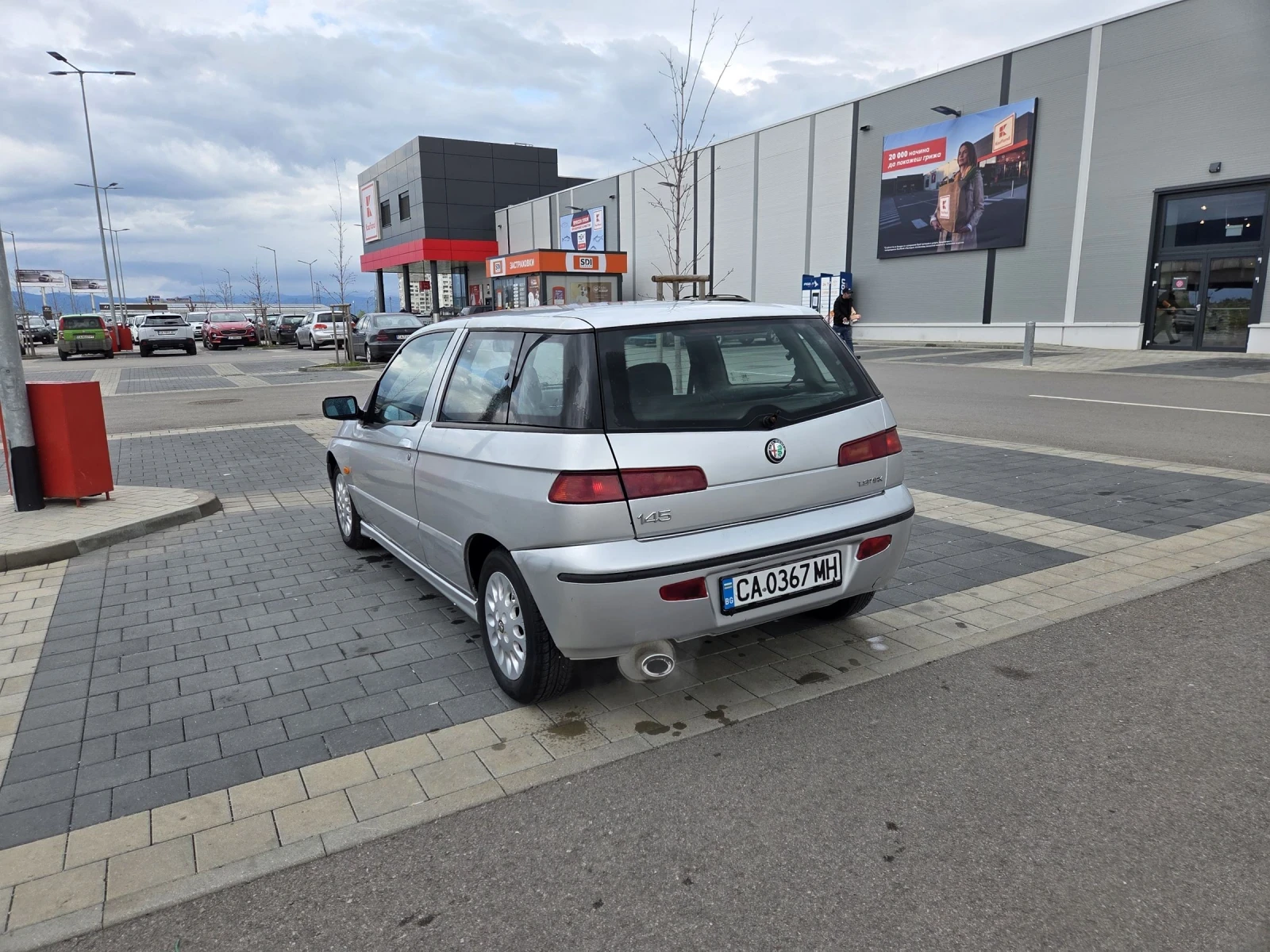 Alfa Romeo 145 1.4 Twin Spark, снимка 2 - Автомобили и джипове - 54290992