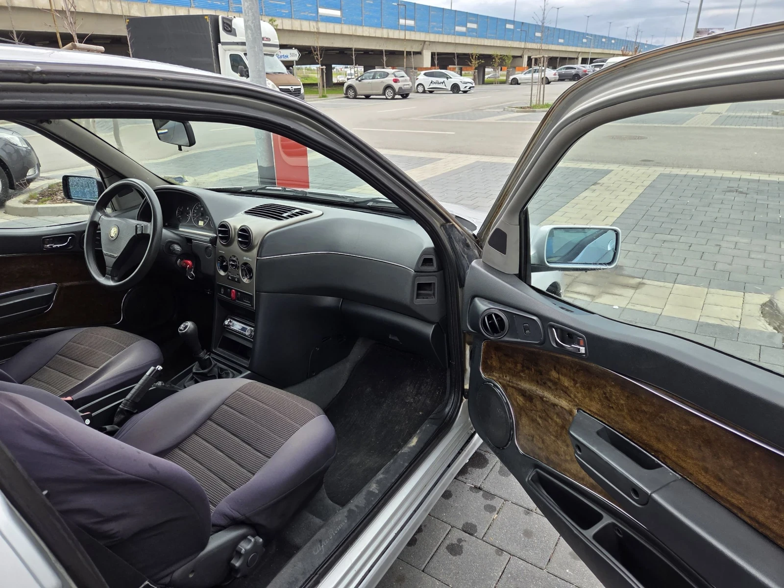 Alfa Romeo 145 1.4 Twin Spark, снимка 6 - Автомобили и джипове - 54290992