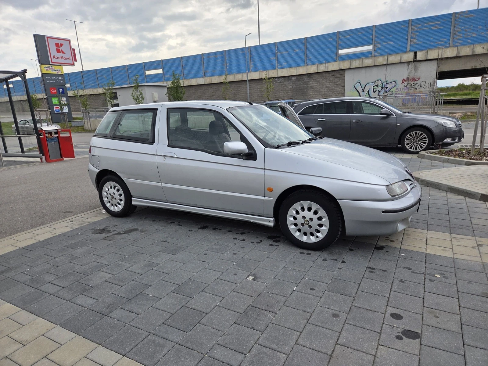 Alfa Romeo 145 1.4 Twin Spark, снимка 5 - Автомобили и джипове - 54290992