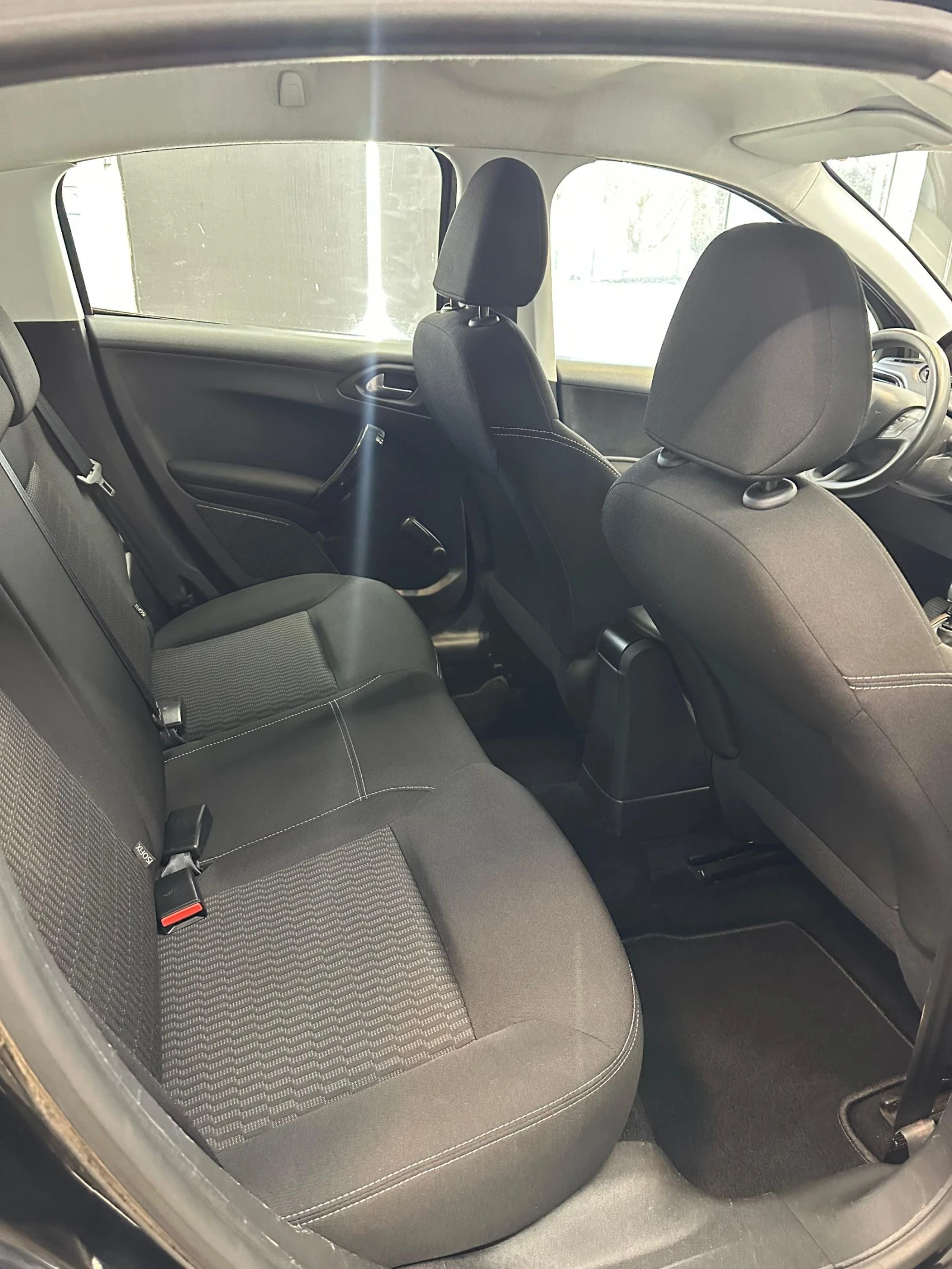 Peugeot 208, снимка 8 - Автомобили и джипове - 54363072