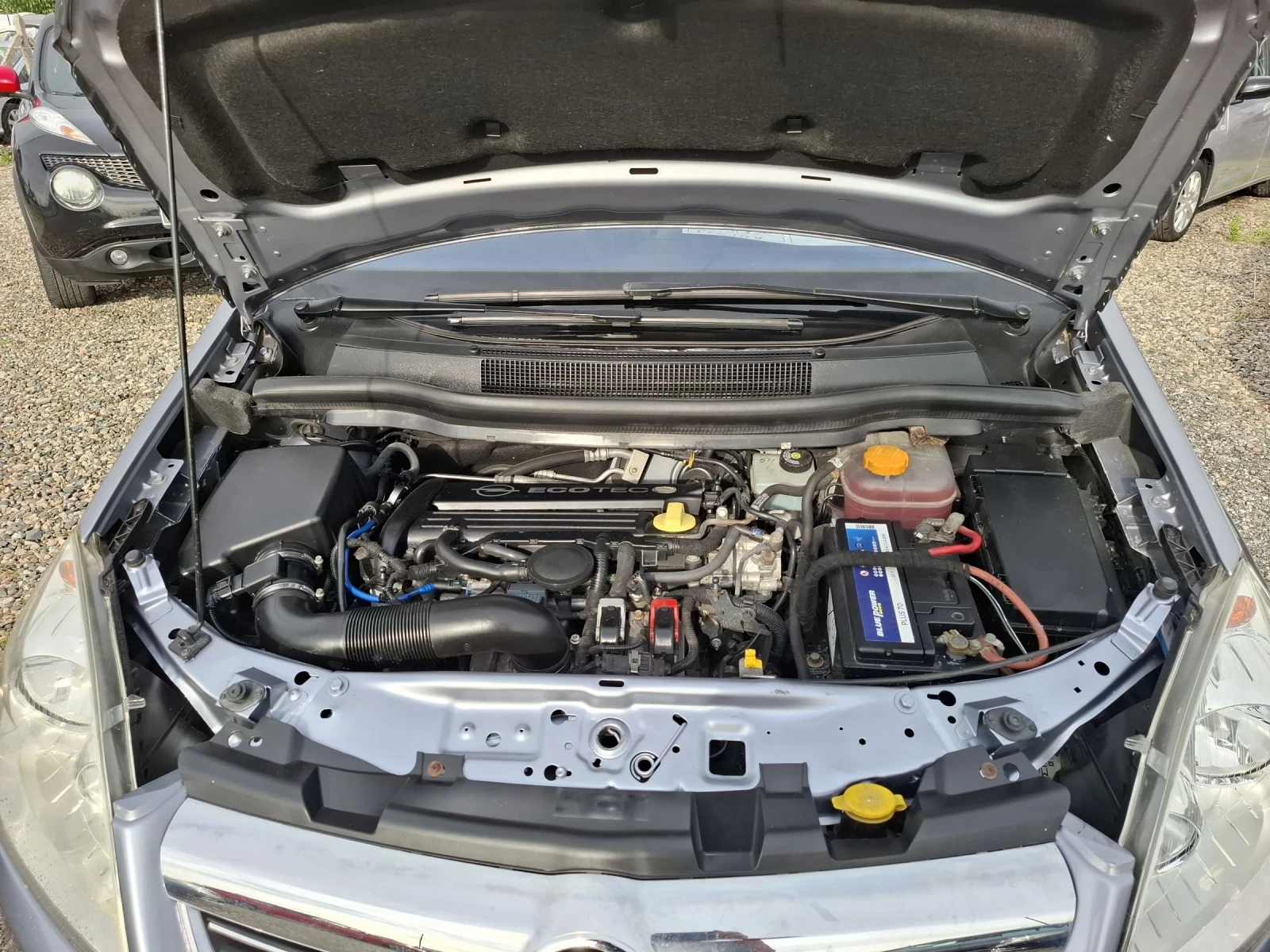 Opel Zafira 2.2i 7mesta, снимка 14 - Автомобили и джипове - 54889394