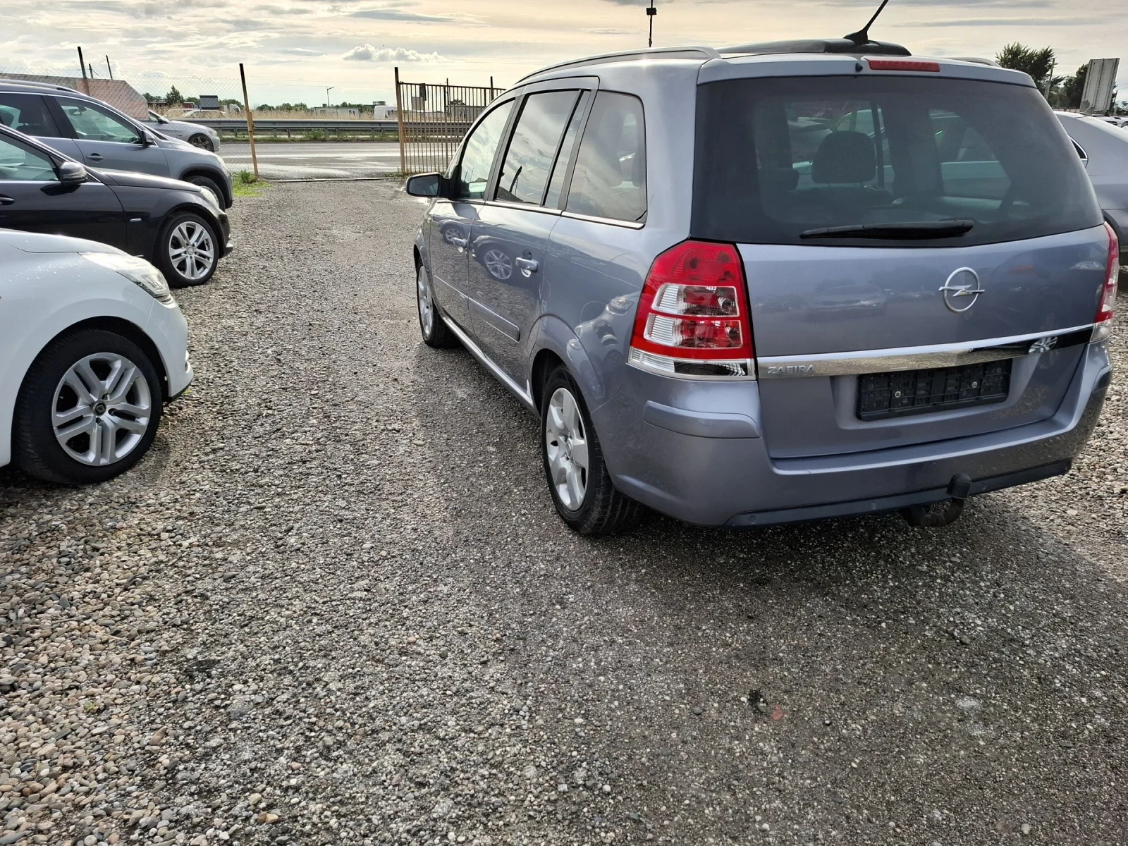 Opel Zafira 2.2i 7mesta, снимка 3 - Автомобили и джипове - 54889394