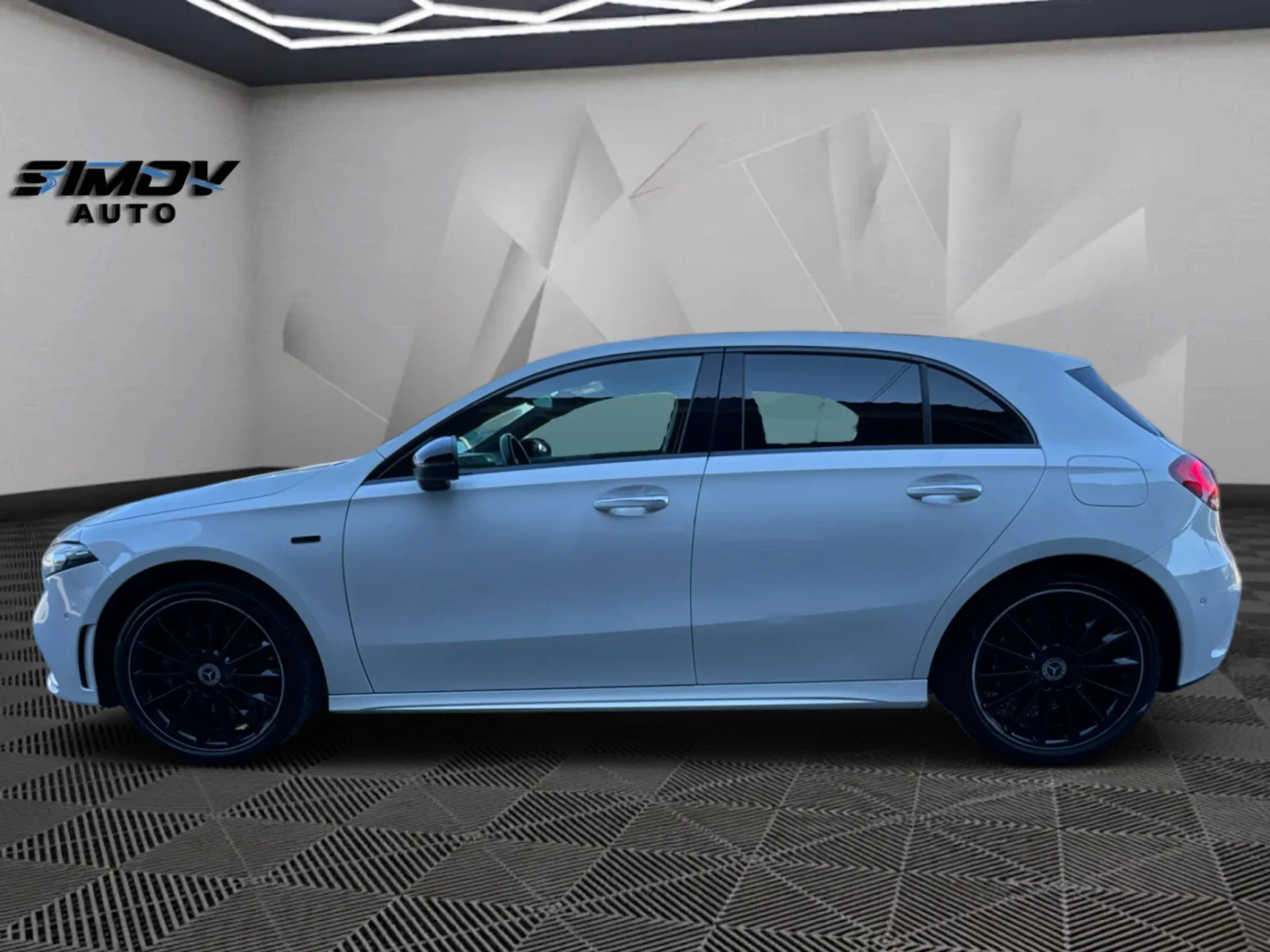 Mercedes-Benz A 250 E PLUG-IN AMG-PACKET KEYLESSGO КОЖА ПОДГРЕВ КАМЕРА, снимка 7 - Автомобили и джипове - 55555741