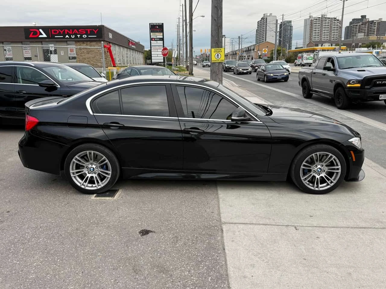 BMW 335 / xDrive / РЪЧКА / М ПАКЕТ / ХЕД-ЪП, снимка 3 - Автомобили и джипове - 56275837