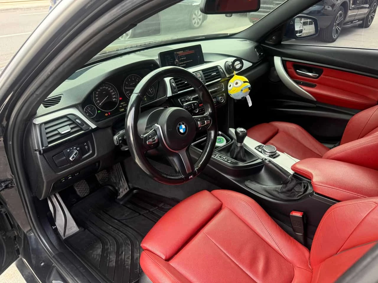 BMW 335 / xDrive / РЪЧКА / М ПАКЕТ / ХЕД-ЪП, снимка 7 - Автомобили и джипове - 56275837