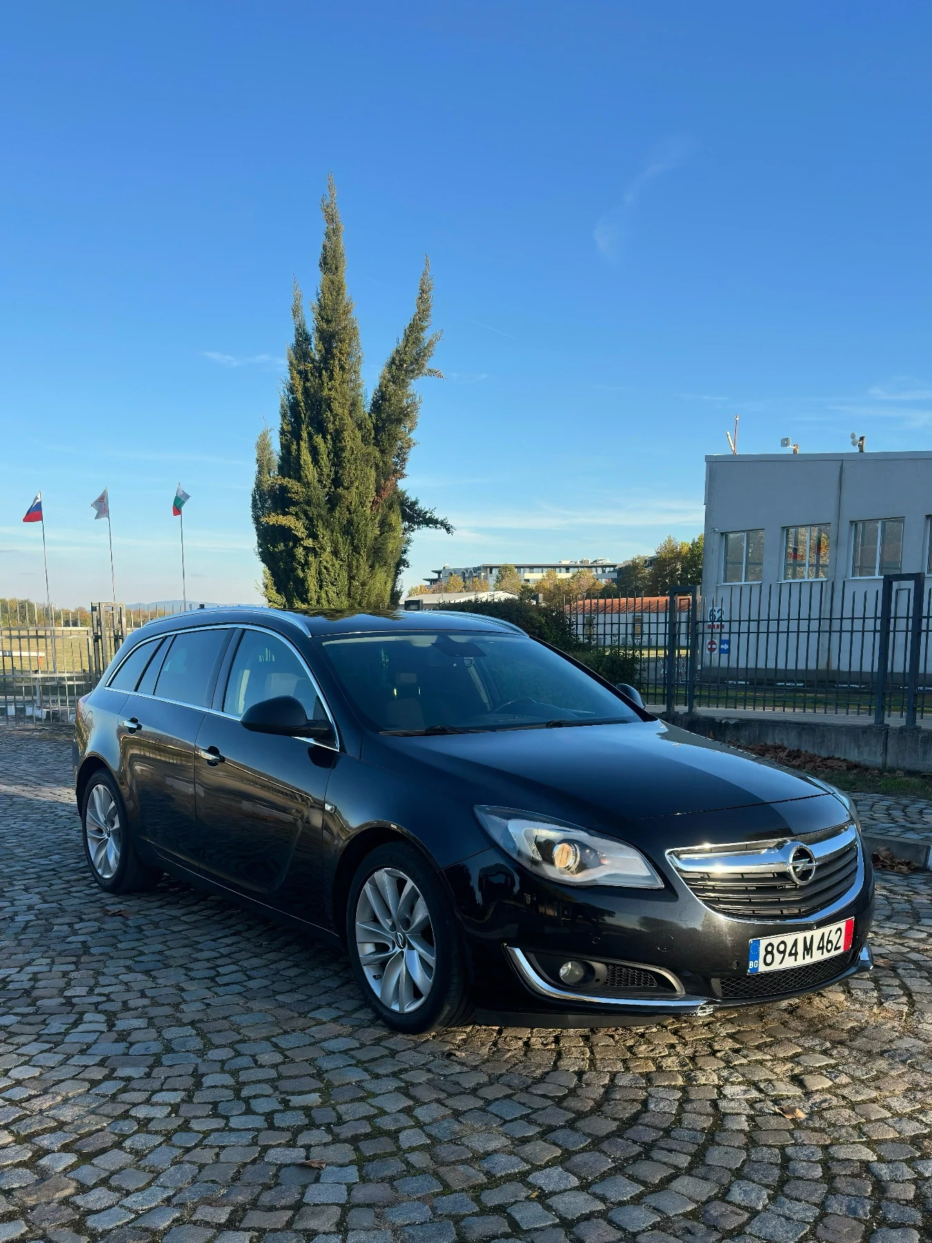 Opel Insignia Sports Tourer (Facelift), снимка 2 - Автомобили и джипове - 56637449