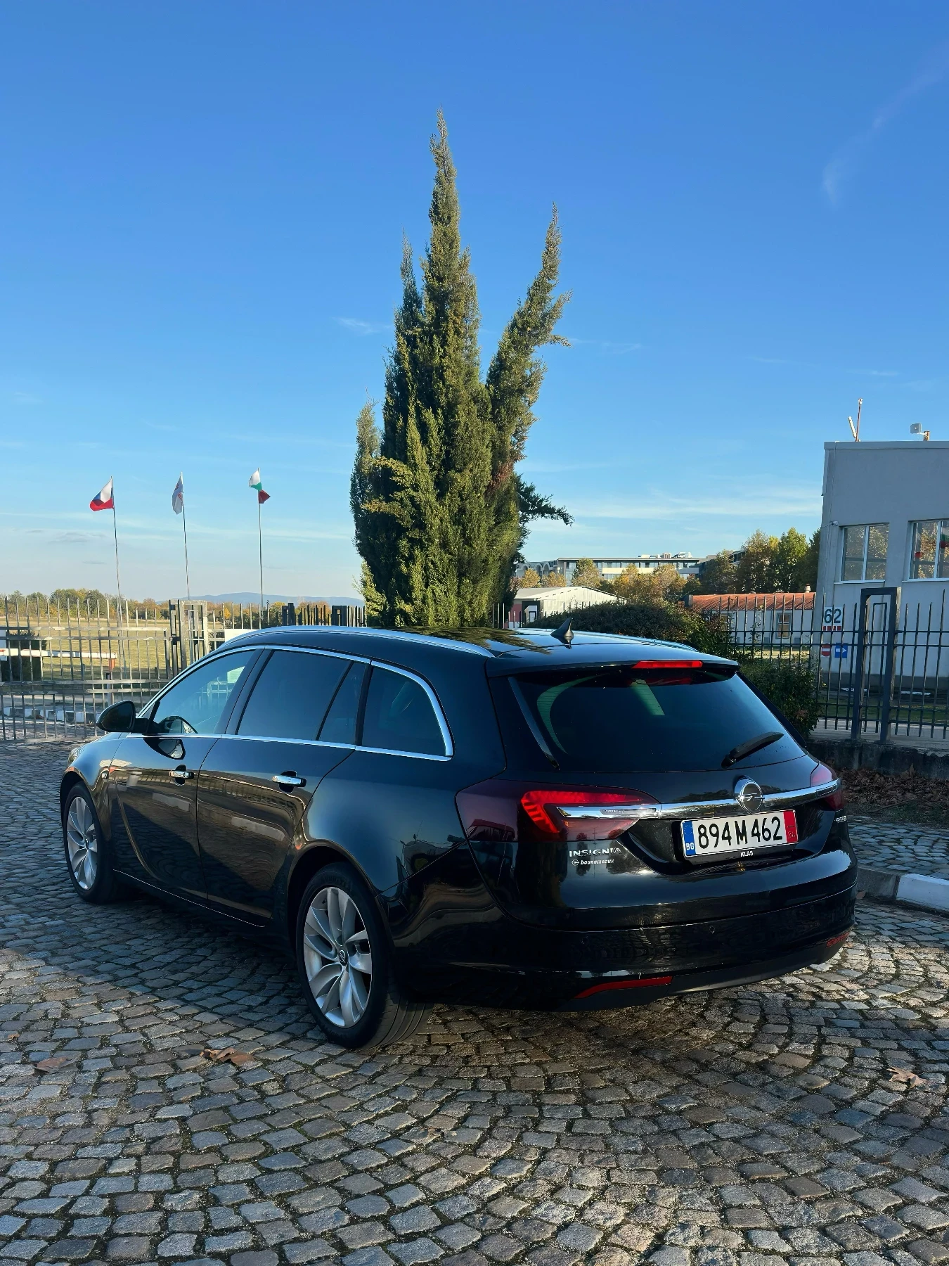 Opel Insignia Sports Tourer (Facelift), снимка 4 - Автомобили и джипове - 56637449