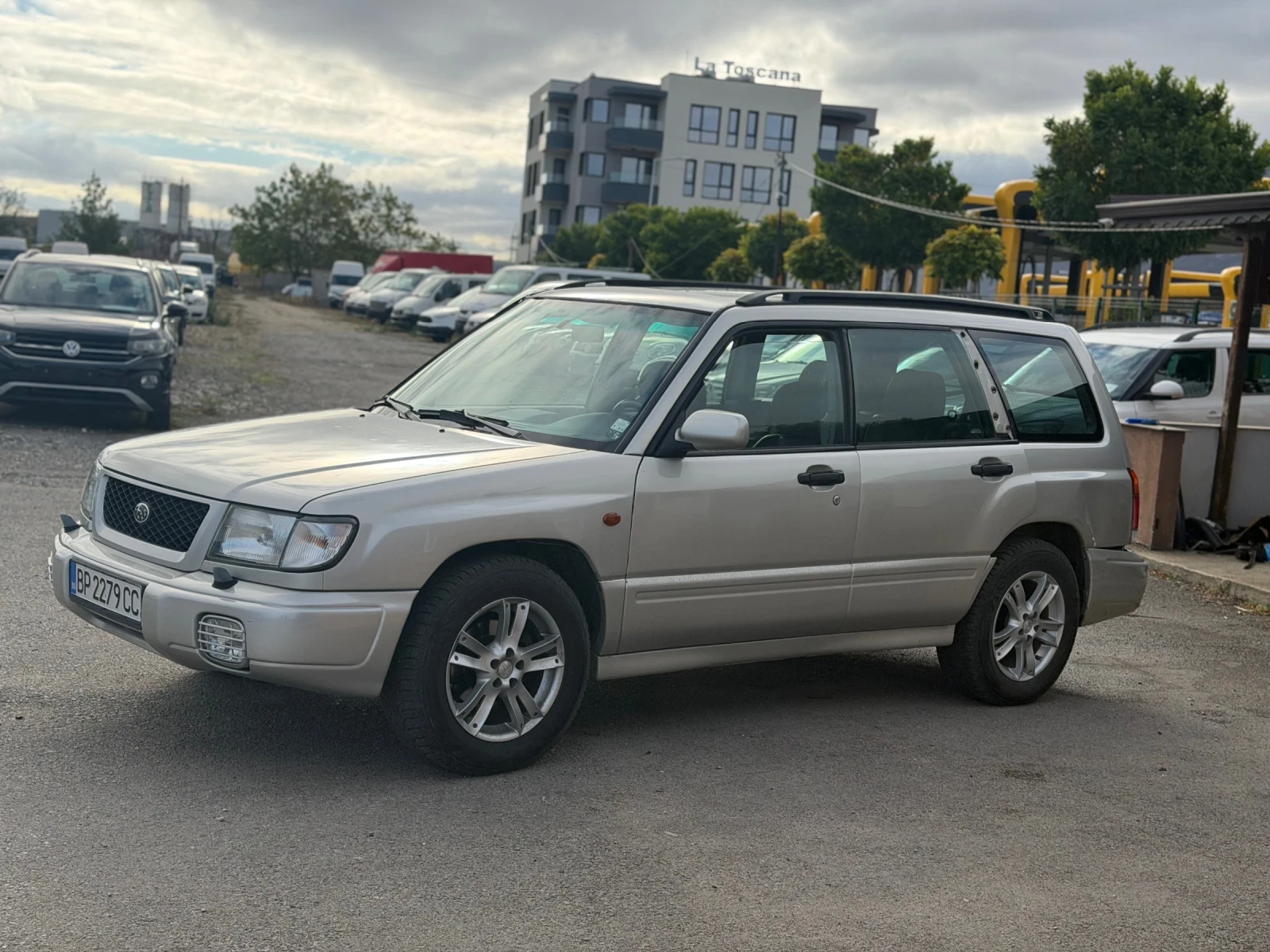 Subaru Forester 2.0i, снимка 2 - Автомобили и джипове - 56683897