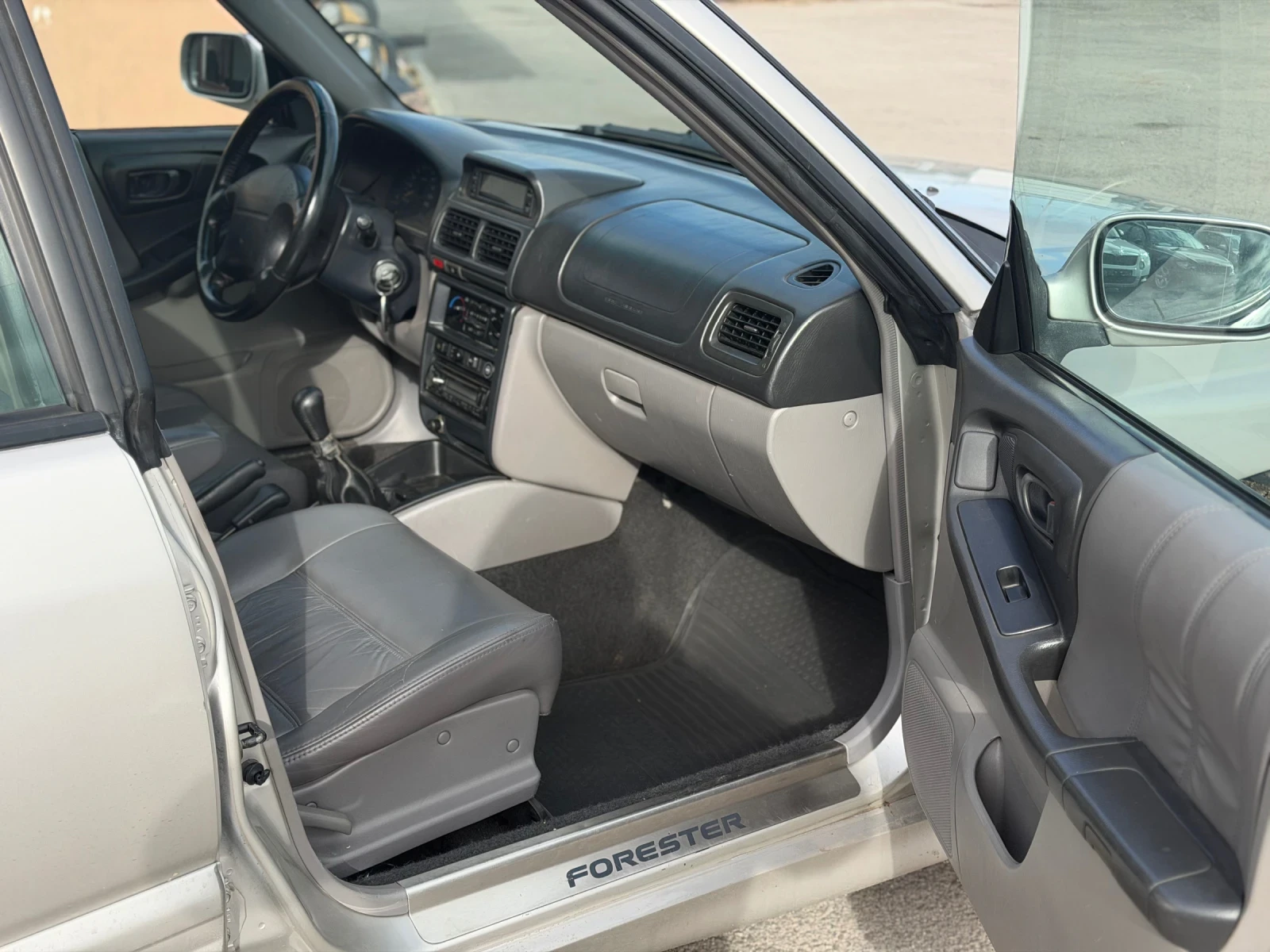 Subaru Forester 2.0i, снимка 7 - Автомобили и джипове - 56683897