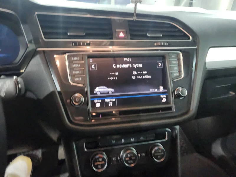 VW Tiguan 2.0 TDI , снимка 7 - Автомобили и джипове - 52803751
