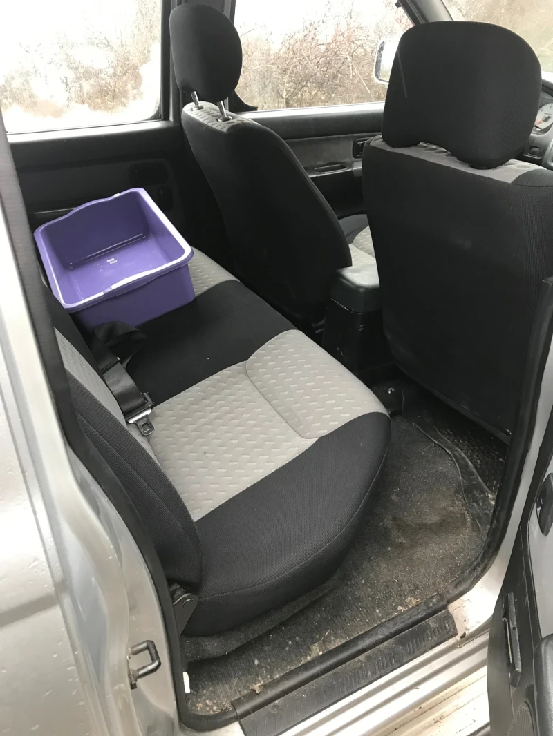 Nissan Navara 2.7 125коня механично ГНП, снимка 9 - Автомобили и джипове - 53415841