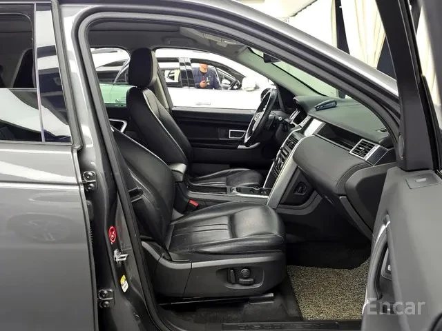 Land Rover Discovery !TD4 SE!* АвтоКредит* Цена до БГ*  - изображение 9