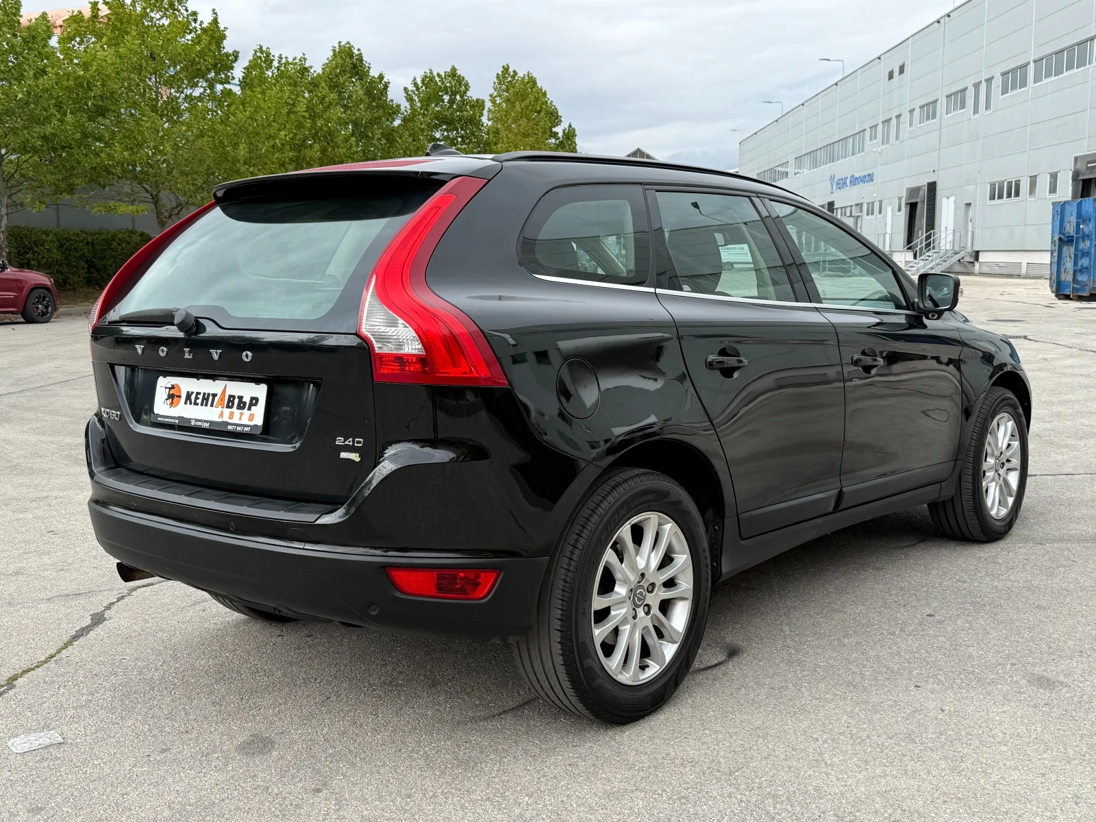 Volvo XC60 2.4d 163 к.с.  - изображение 4