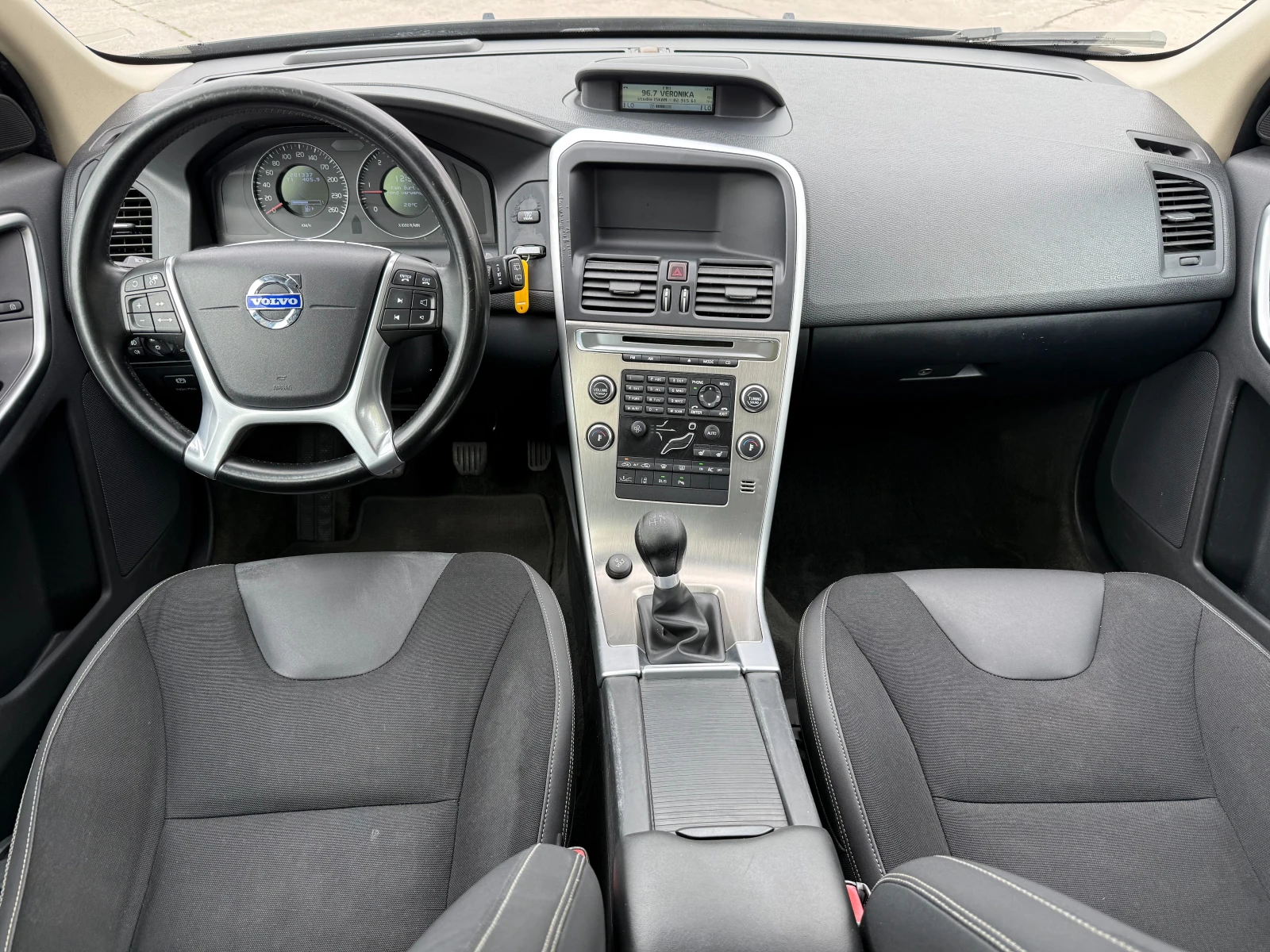 Volvo XC60 2.4d 163 к.с.  - изображение 10