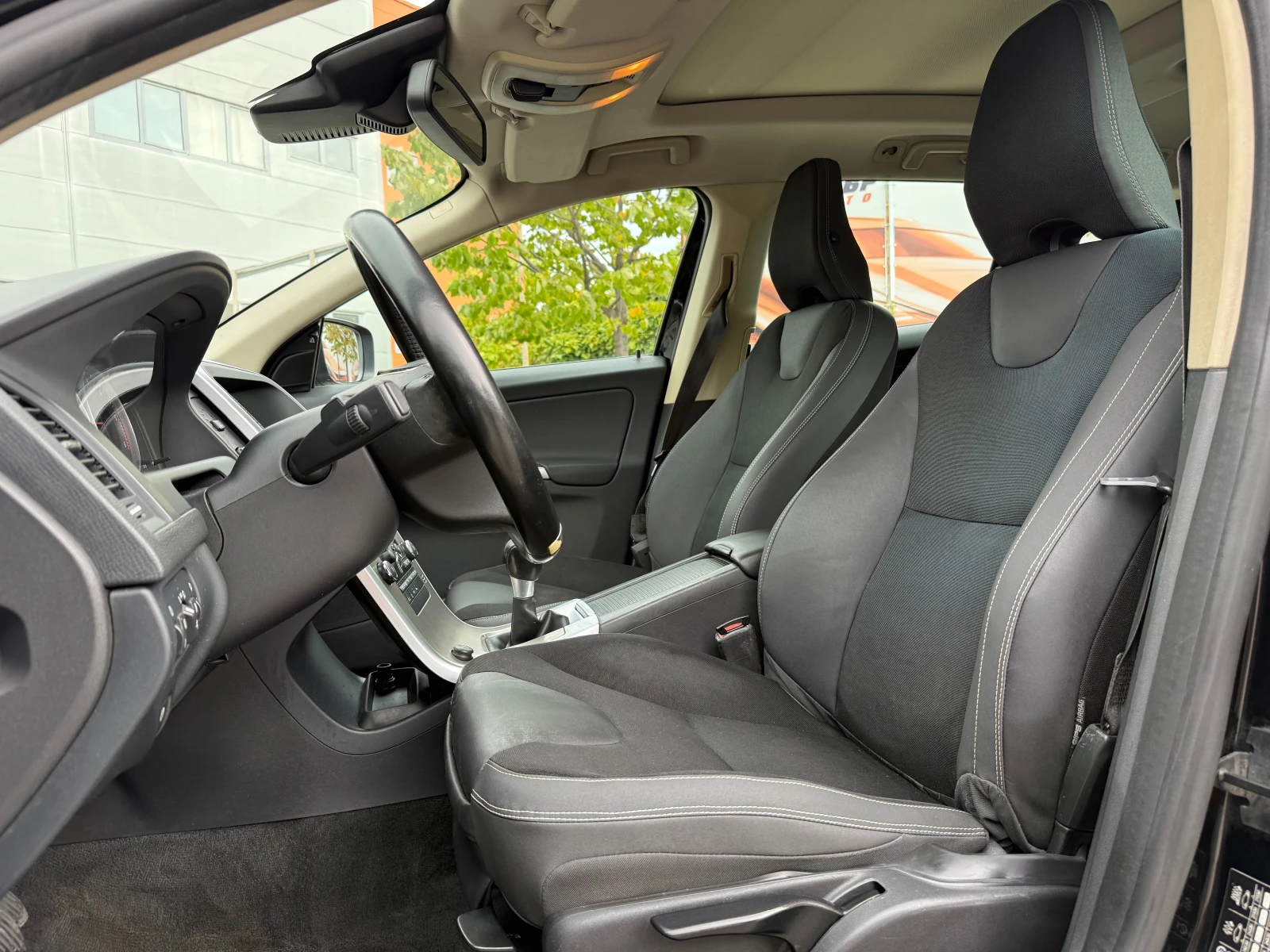 Volvo XC60 2.4d 163 к.с.  - изображение 8