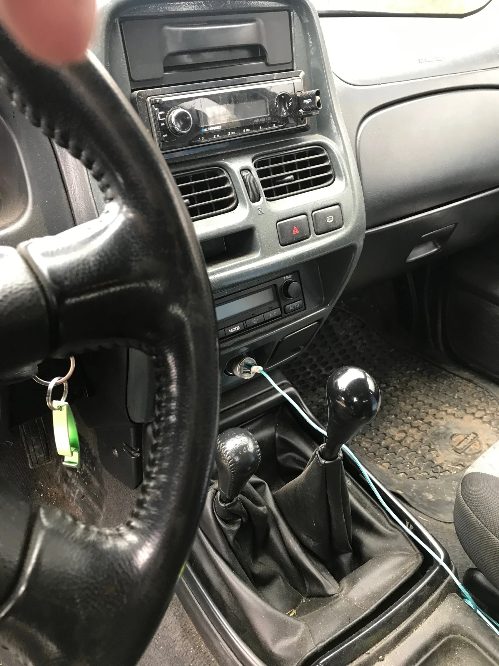 Nissan Navara 2.7 125���� ��������� ��� | Mobile.bg � ����������� 12