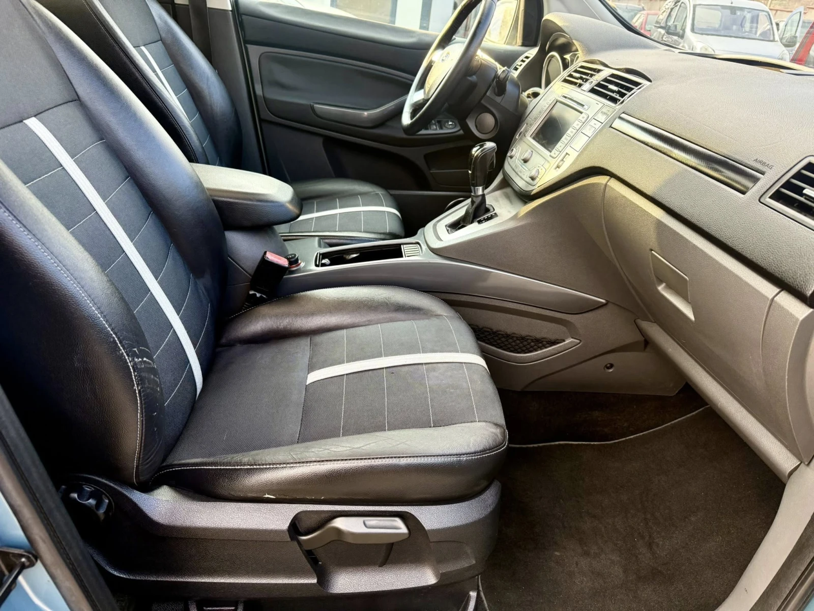 Ford Kuga 2.5 АВТОМАТИК 4х4, снимка 12 - Автомобили и джипове - 53737833