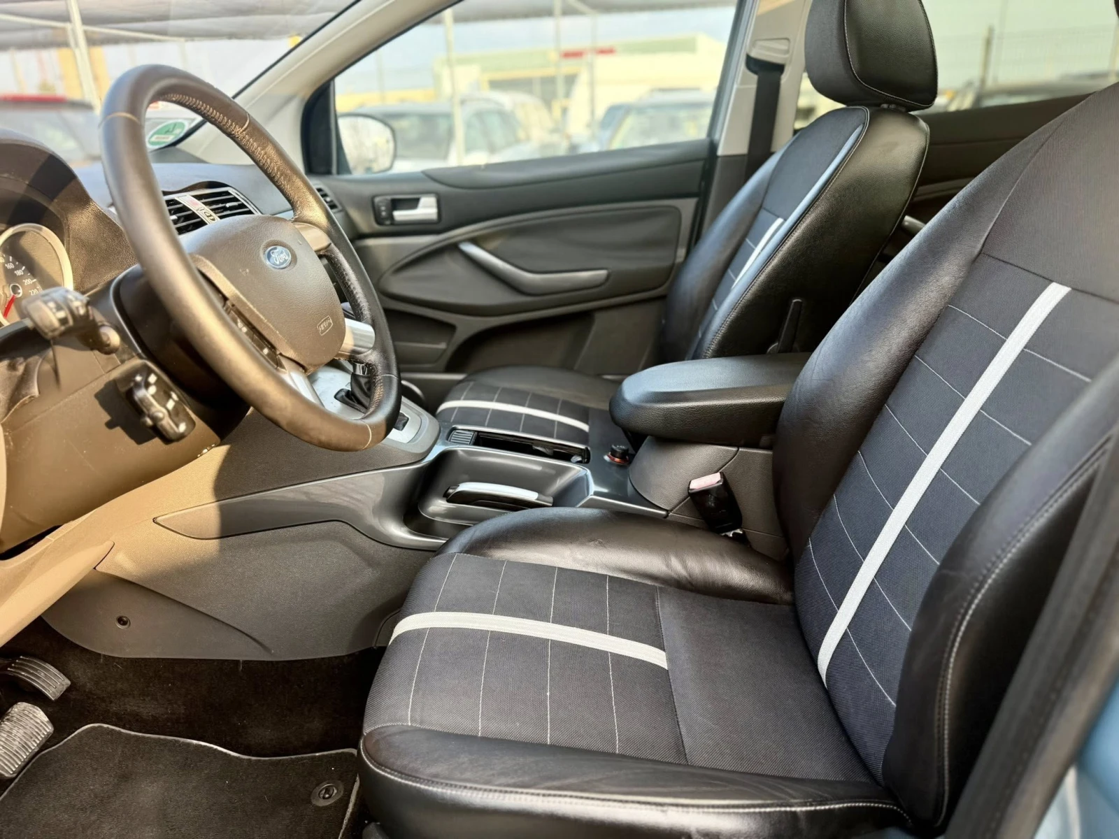 Ford Kuga 2.5 АВТОМАТИК 4х4, снимка 9 - Автомобили и джипове - 53737833