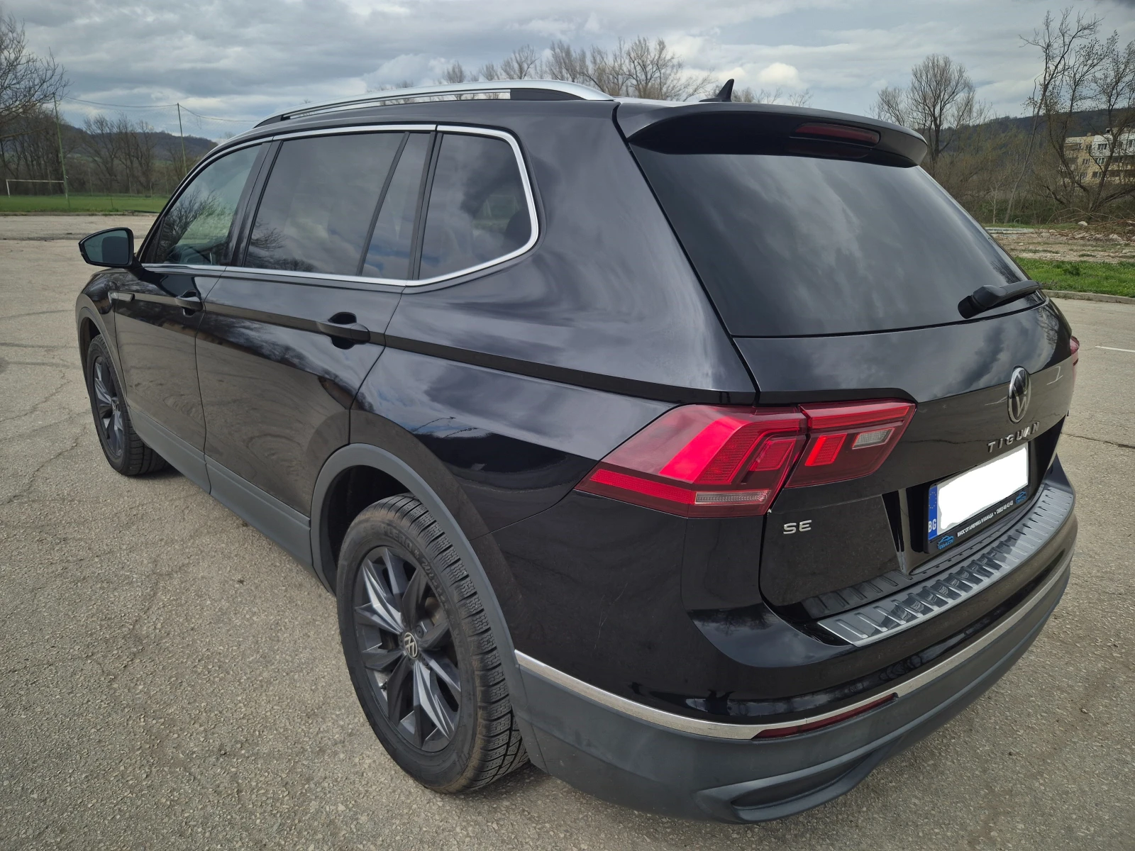 VW Tiguan SE, снимка 17 - Автомобили и джипове - 54028809