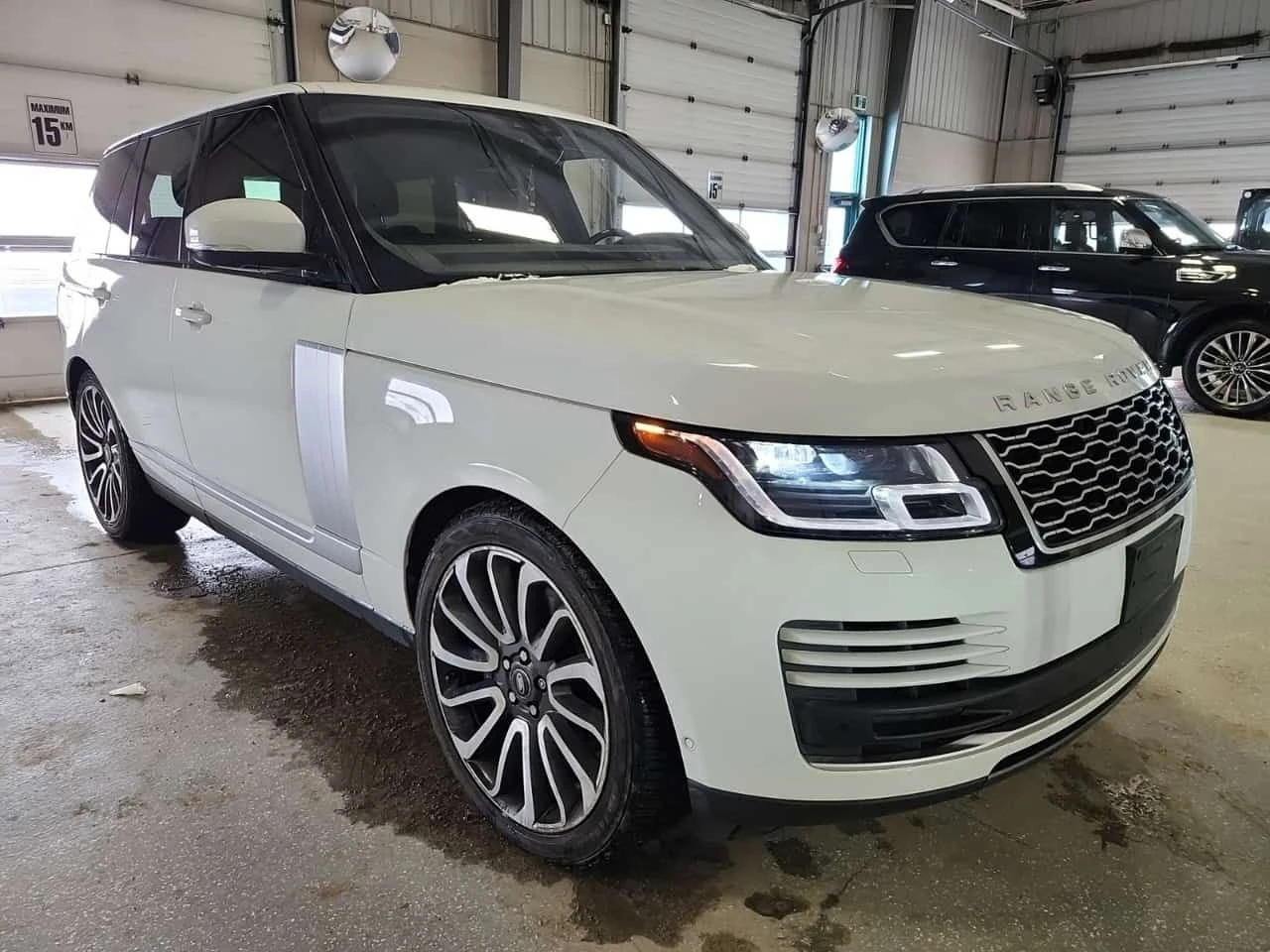 Land Rover Range rover  V8 SUPERCHARGED SWB | HEAD-UP , снимка 2 - Автомобили и джипове - 54466273