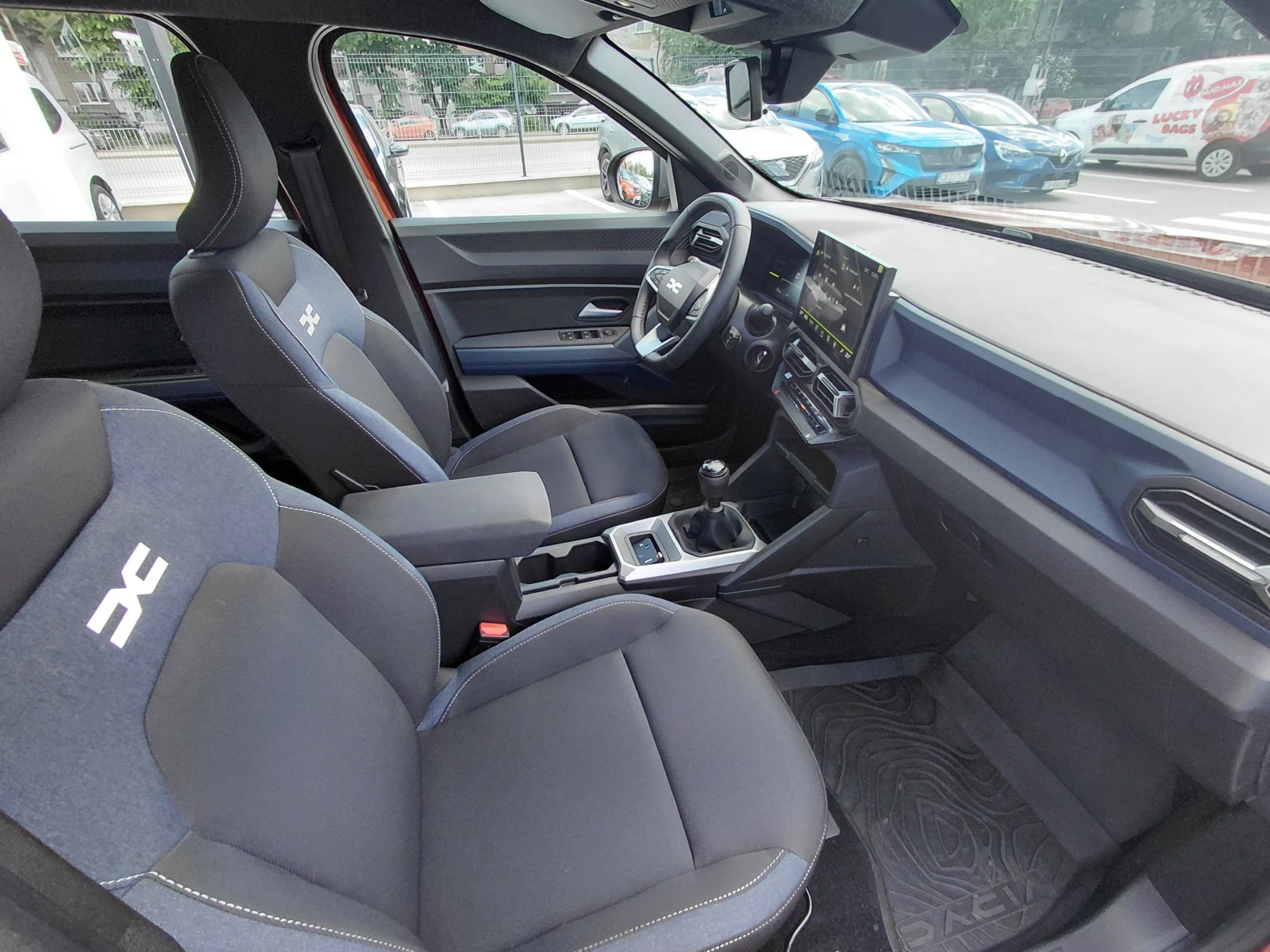 Dacia Bigster 1.2TCe/140�.�/Journey/���/������ | Mobile.bg � ����������� 13