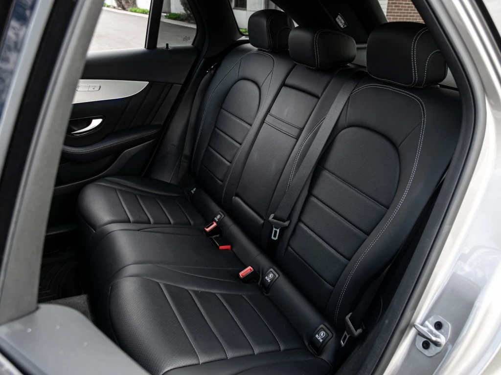 Mercedes-Benz GLC 300 AMG Night Package, снимка 10 - Автомобили и джипове - 55394979