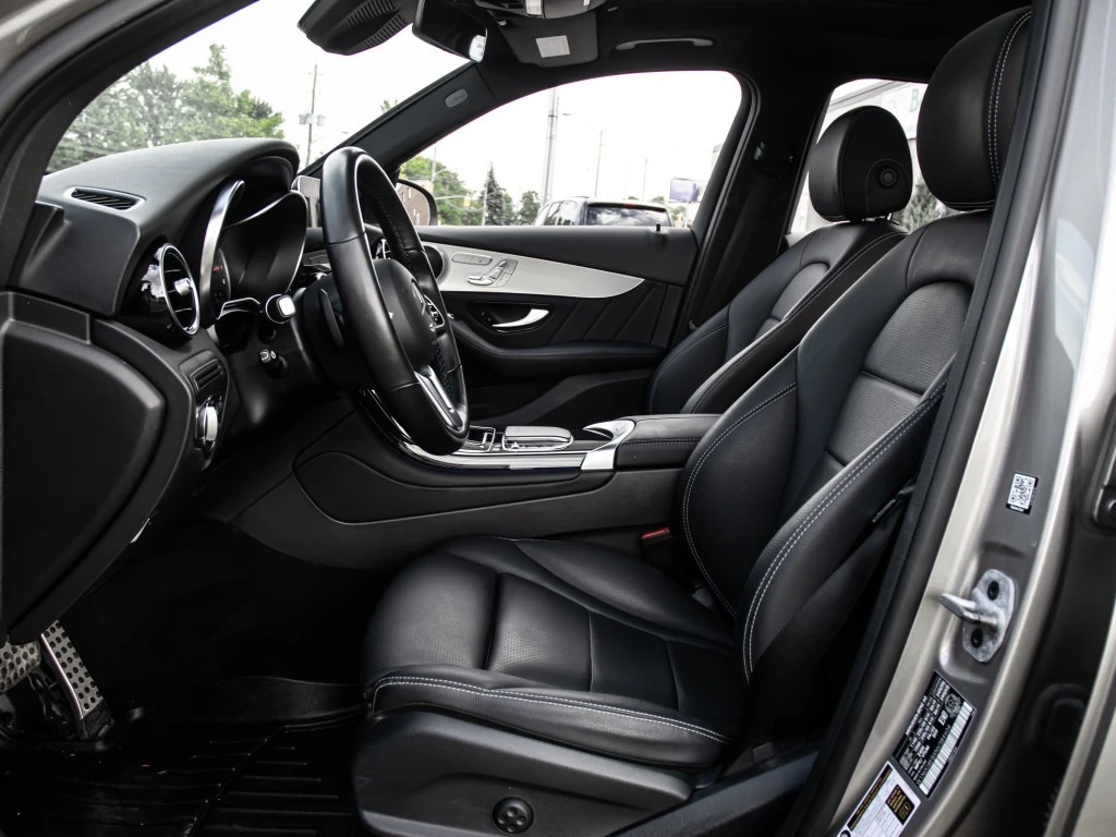 Mercedes-Benz GLC 300 AMG Night Package, снимка 8 - Автомобили и джипове - 55394979