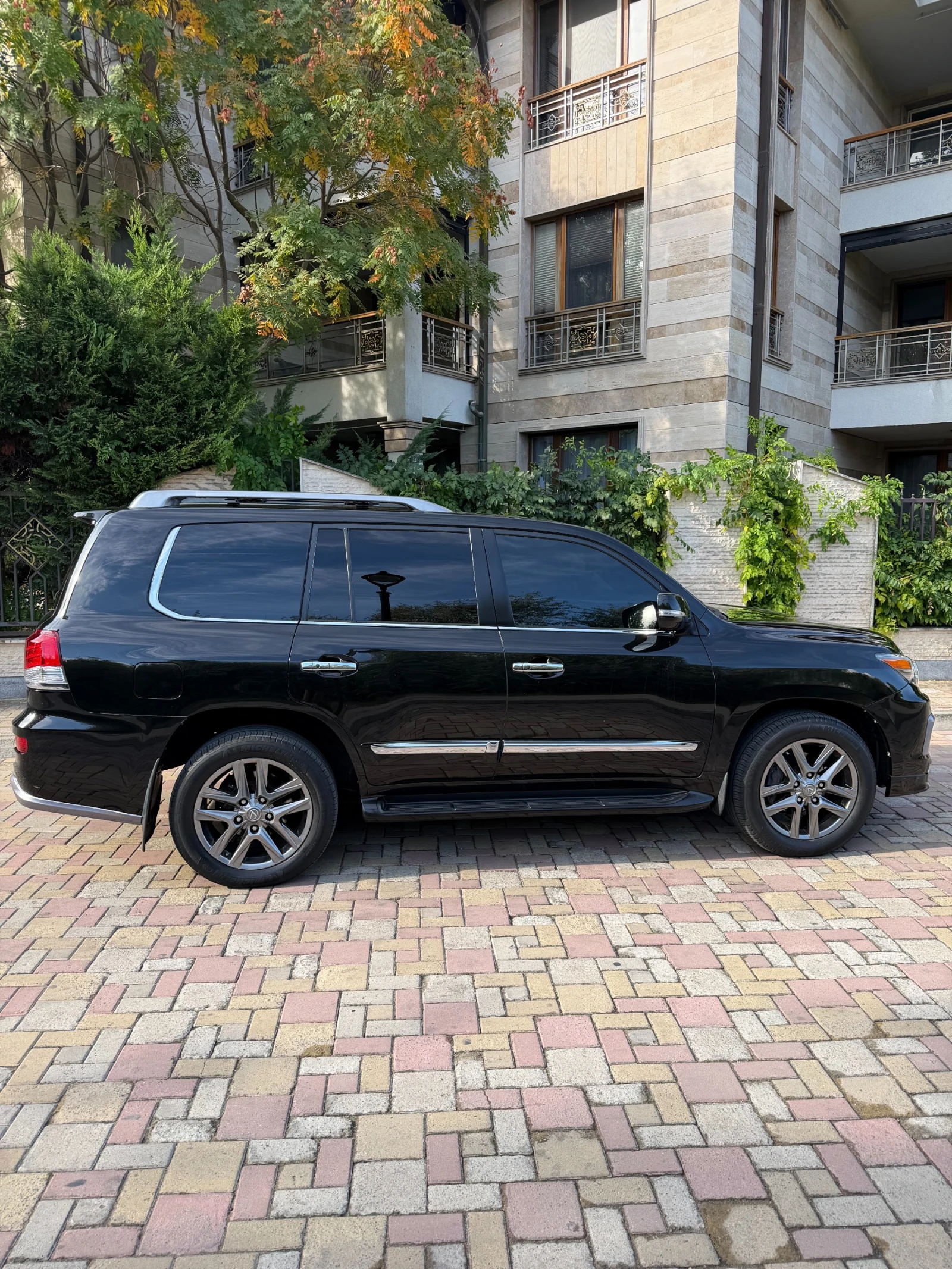 Toyota Land cruiser 5.7 v8, снимка 3 - Автомобили и джипове - 56294089