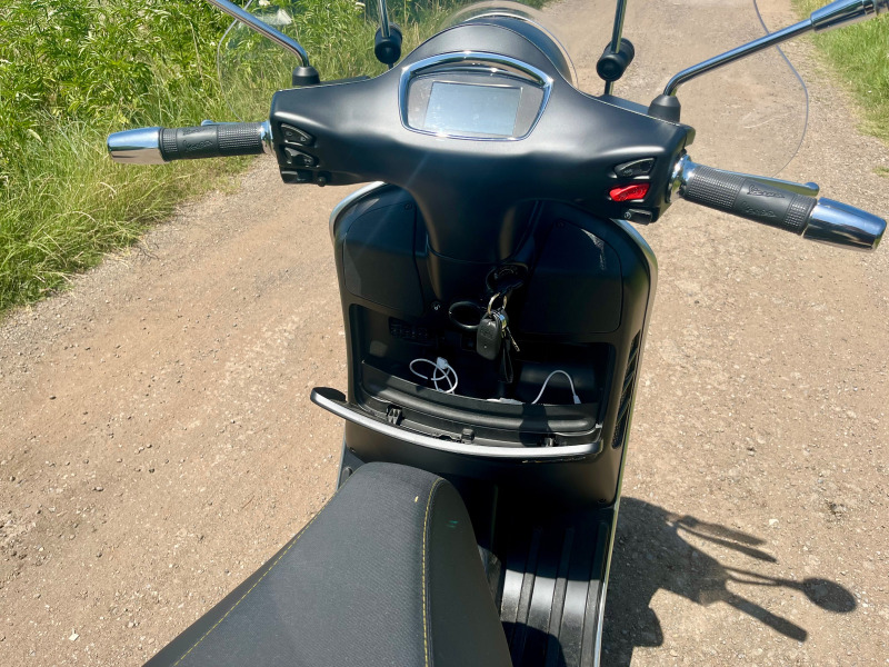 Vespa 300, снимка 6 - Мотоциклети и мототехника - 46393599