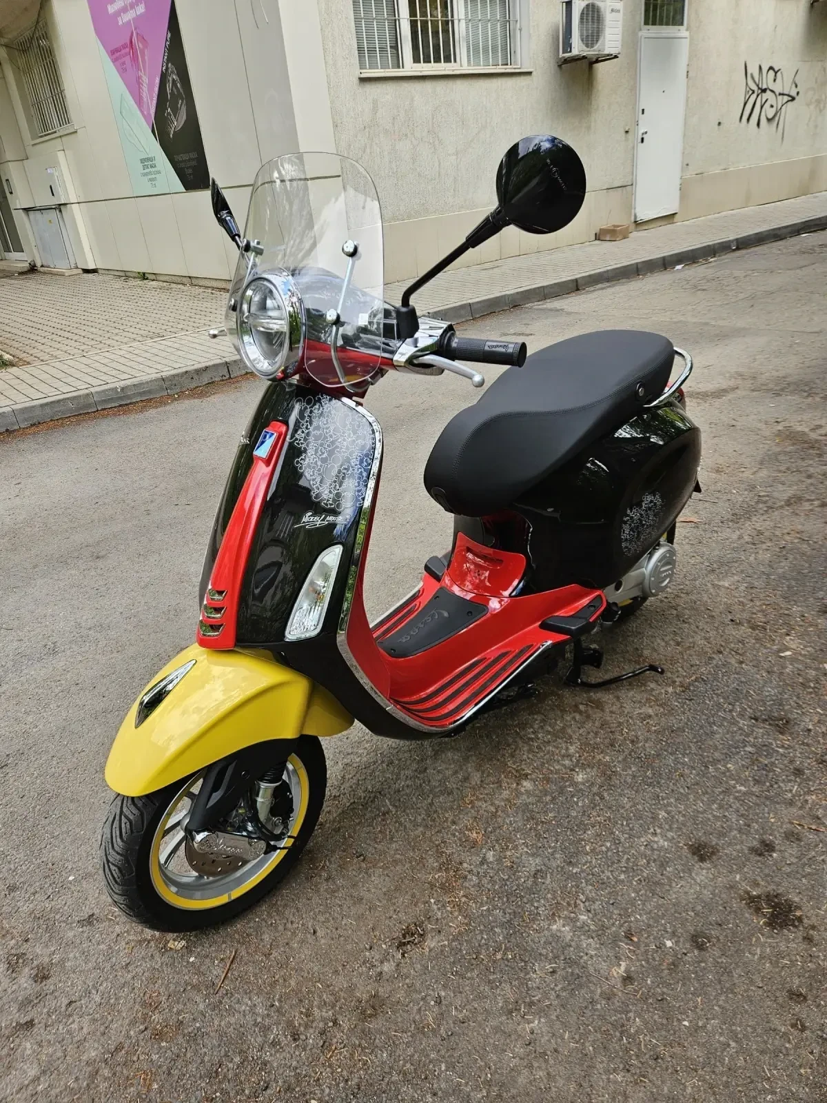 Vespa Primavera Mickey Mouse , снимка 6 - Мотоциклети и мототехника - 54398591