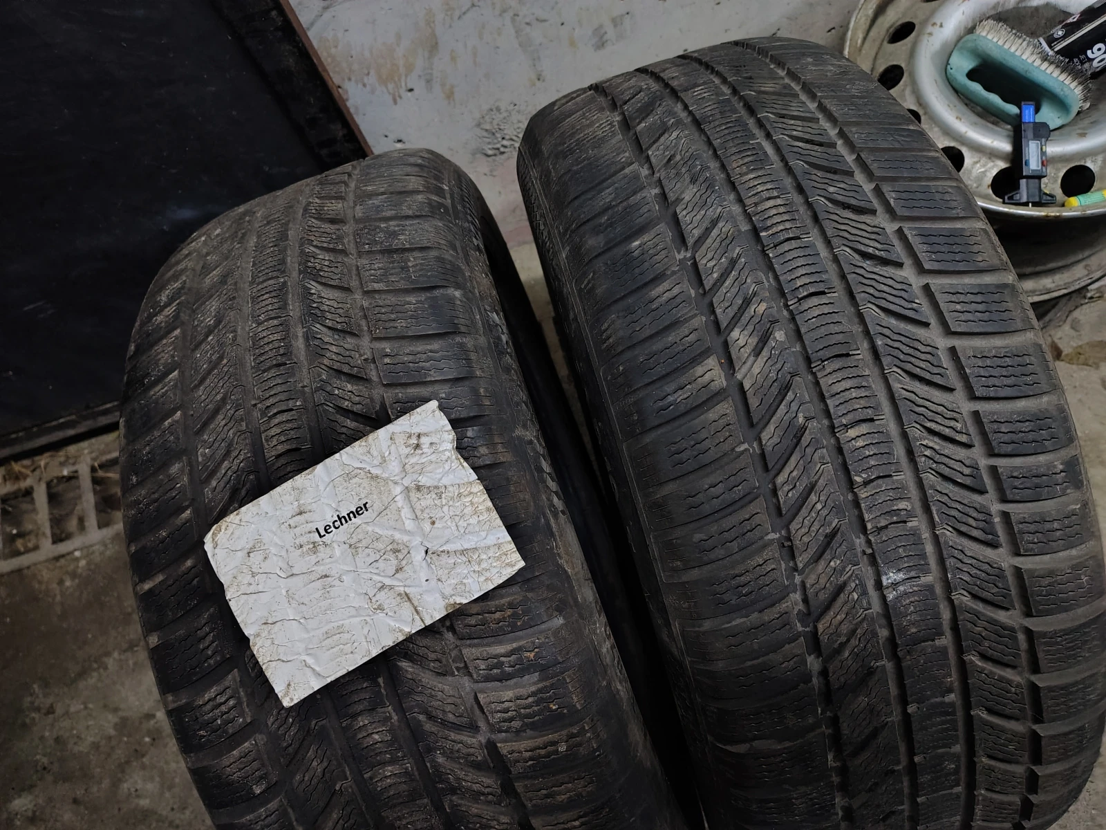 Гуми Зимни 255/50R19, снимка 2 - Гуми и джанти - 54088189