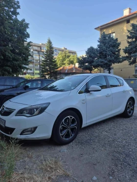 Opel Astra J, снимка 1