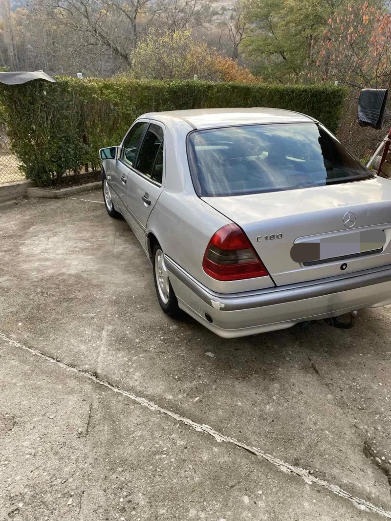 Mercedes-Benz C 180, снимка 2 - Автомобили и джипове - 47931232