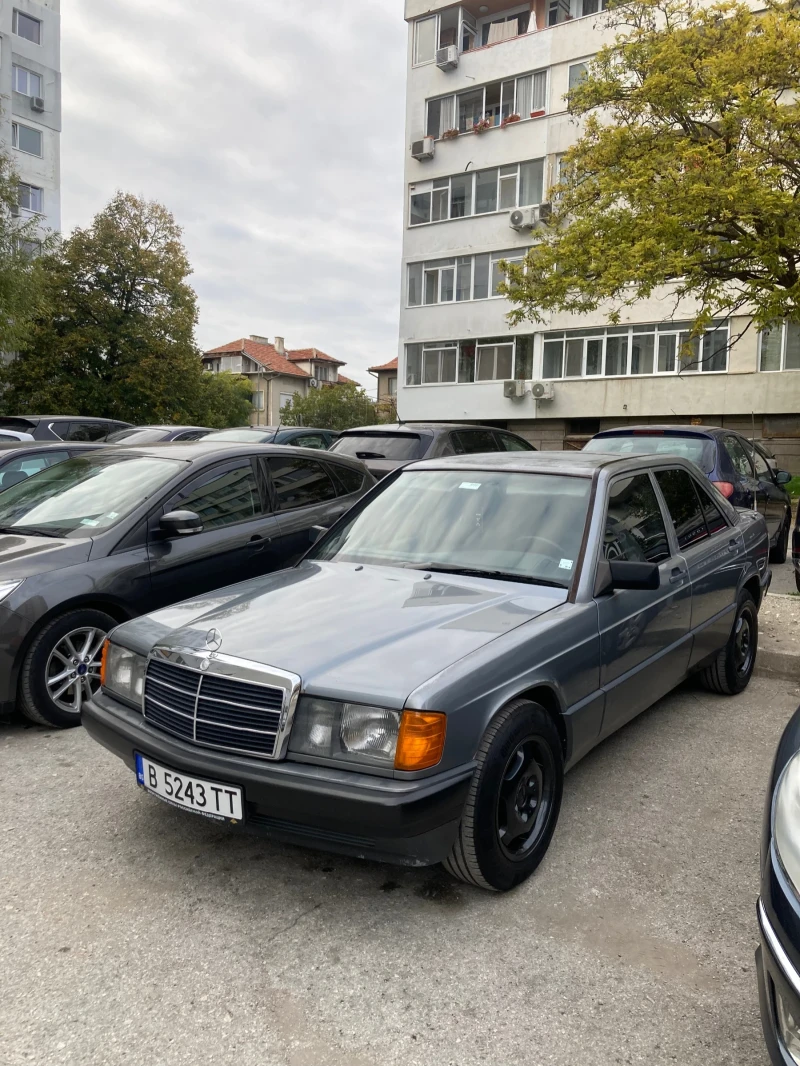 Mercedes-Benz 190 2.0 Е, снимка 3 - Автомобили и джипове - 47947889