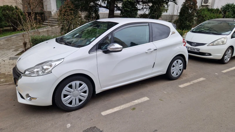 Peugeot 208, снимка 3 - Автомобили и джипове - 48482034