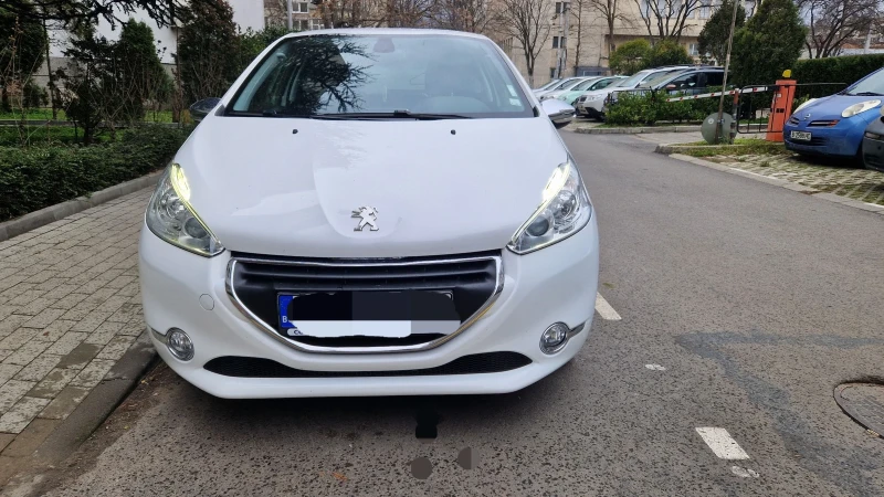 Peugeot 208, снимка 1 - Автомобили и джипове - 48482034