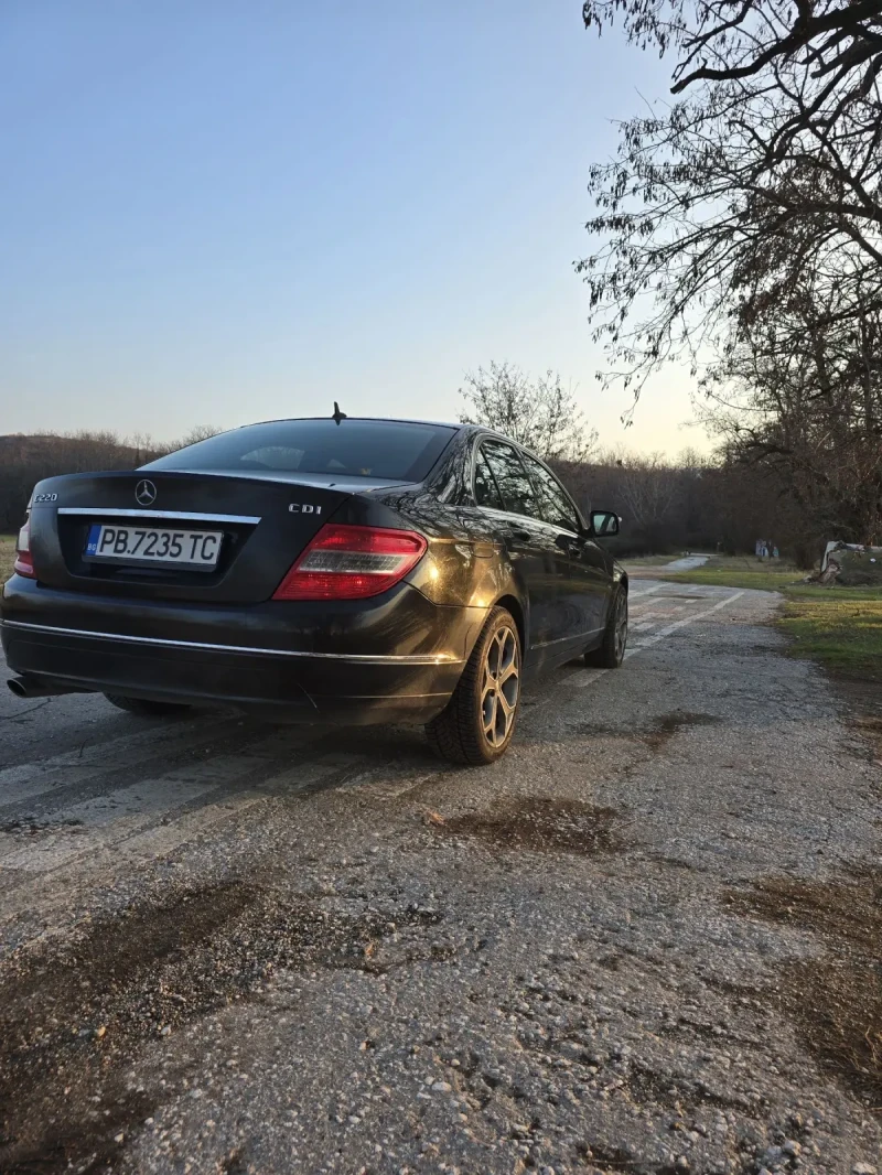 Mercedes-Benz C 220, снимка 8 - Автомобили и джипове - 48490740