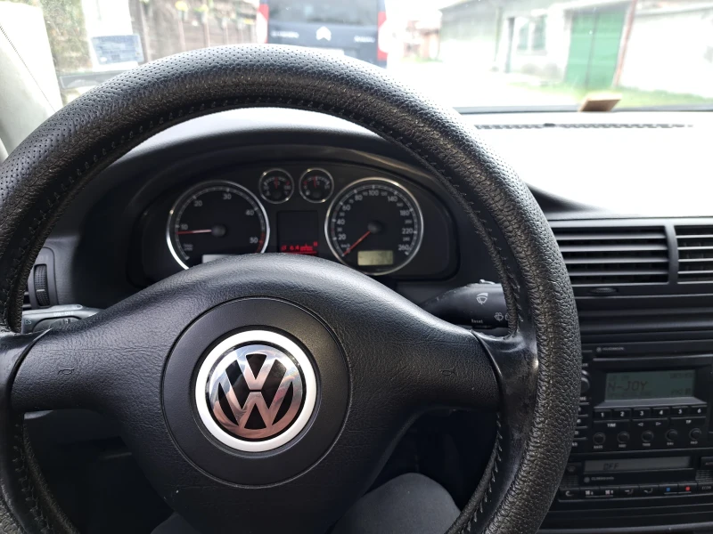 VW Passat 1.9, снимка 17 - Автомобили и джипове - 49550622