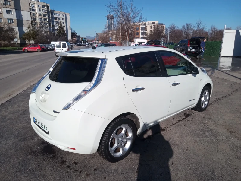 Nissan Leaf , снимка 5 - Автомобили и джипове - 49376858