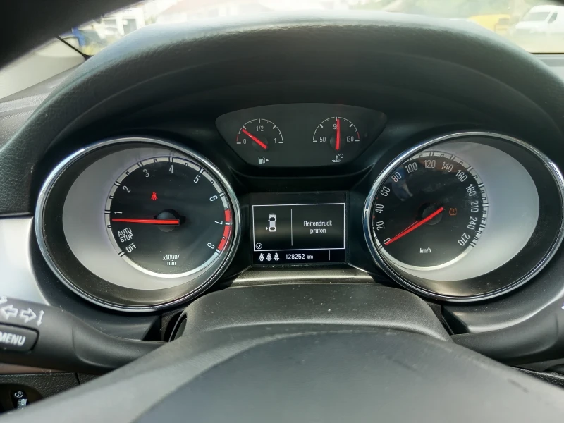 Opel Astra, снимка 6 - Автомобили и джипове - 51112312