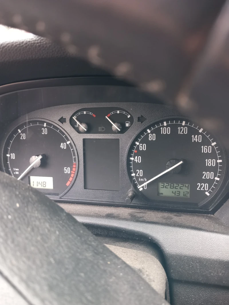 Skoda Fabia 1.9tdi sport, снимка 6 - Автомобили и джипове - 52566590