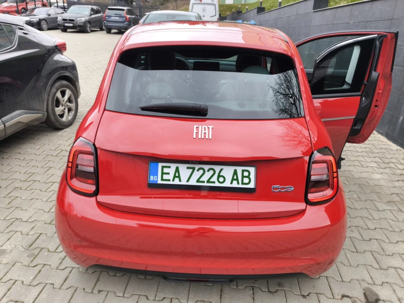 Fiat 500e, снимка 4 - Автомобили и джипове - 53597879