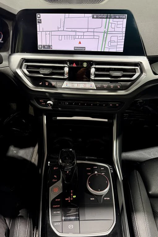 BMW 330 2022* xDrive* AWD* АвтоКреди* (ЦЕНА ДО БГ), снимка 10 - Автомобили и джипове - 52979469