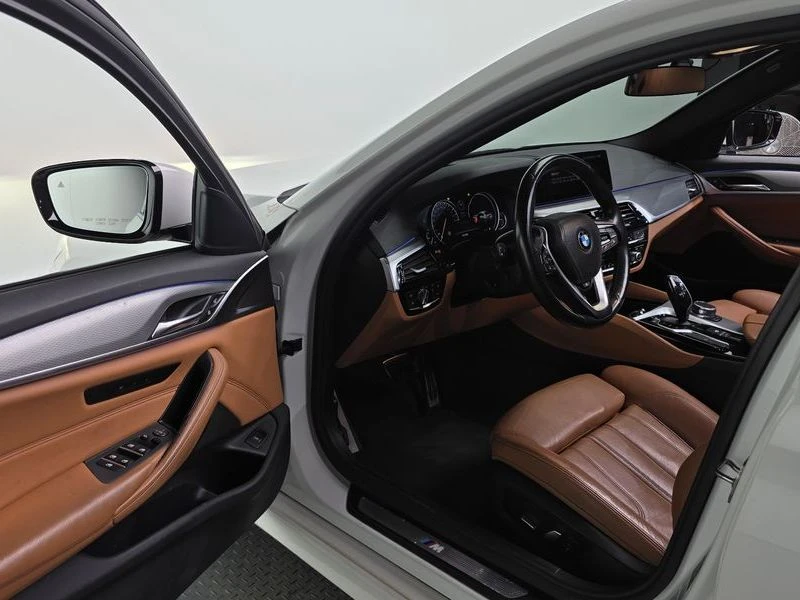 BMW 530 530I M Sports, снимка 6 - Автомобили и джипове - 55505420