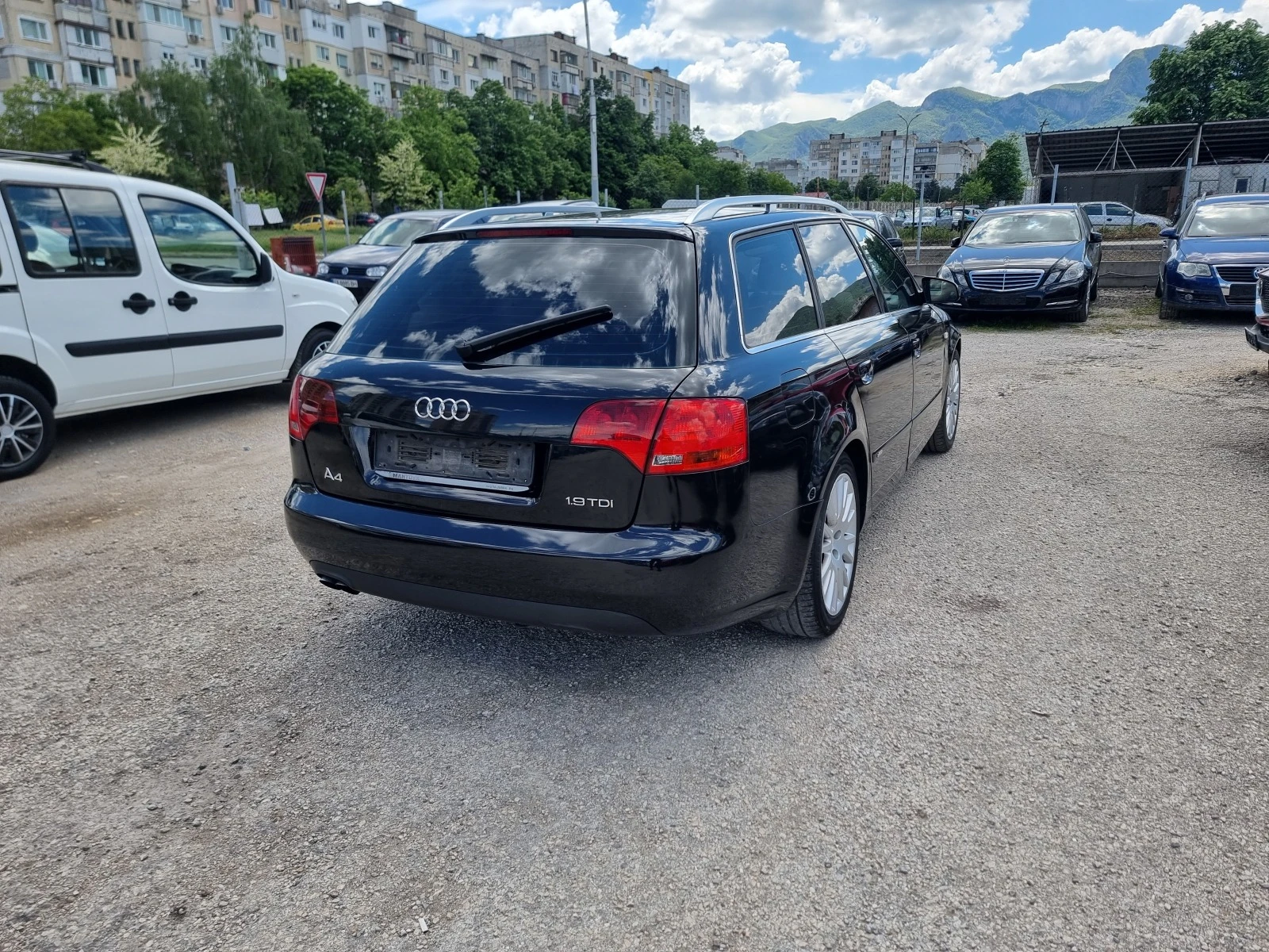 Audi A4 2.0TDI S-LINE - изображение 6